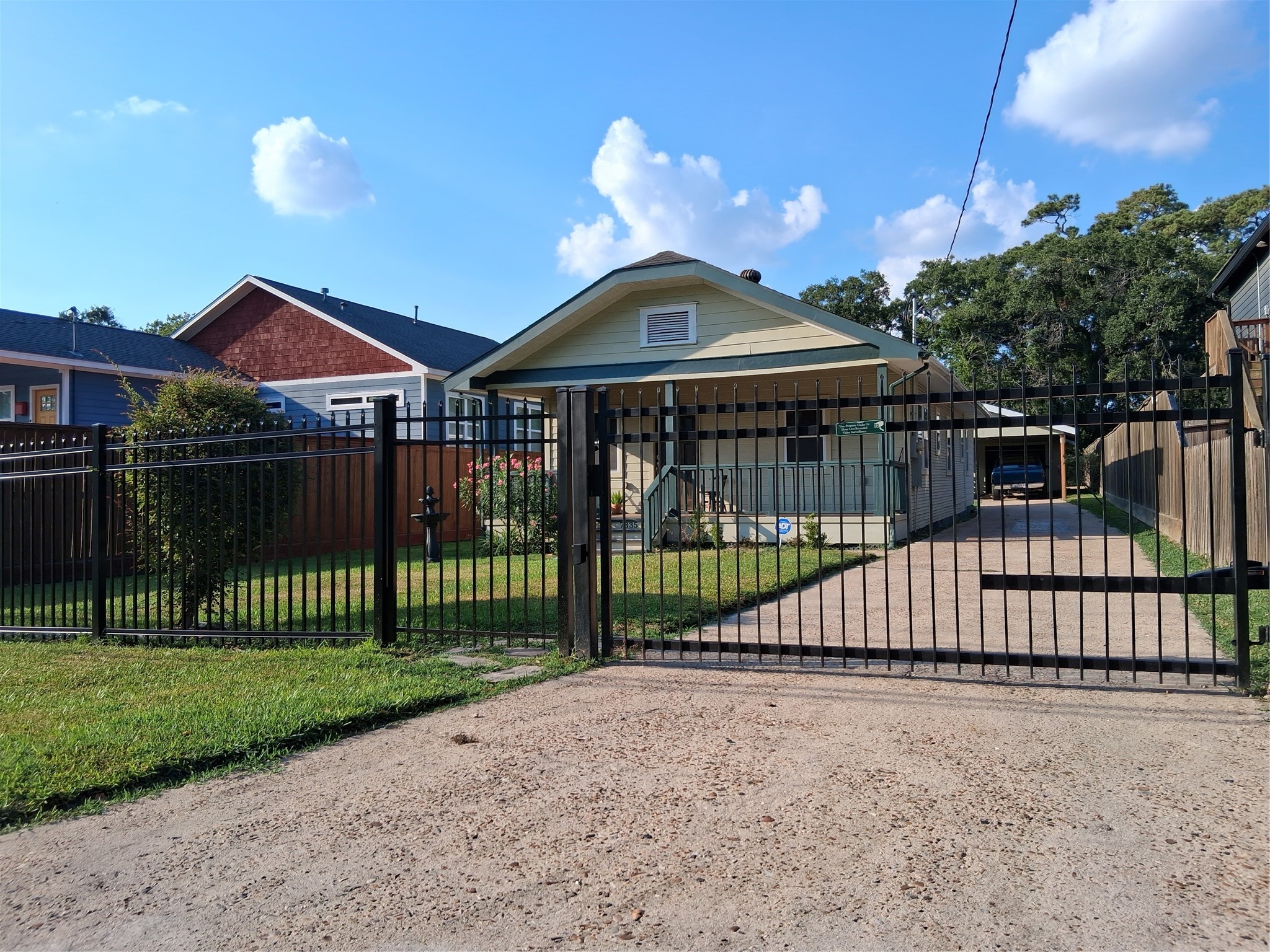 7335 Santiago Street Property Photo 2
