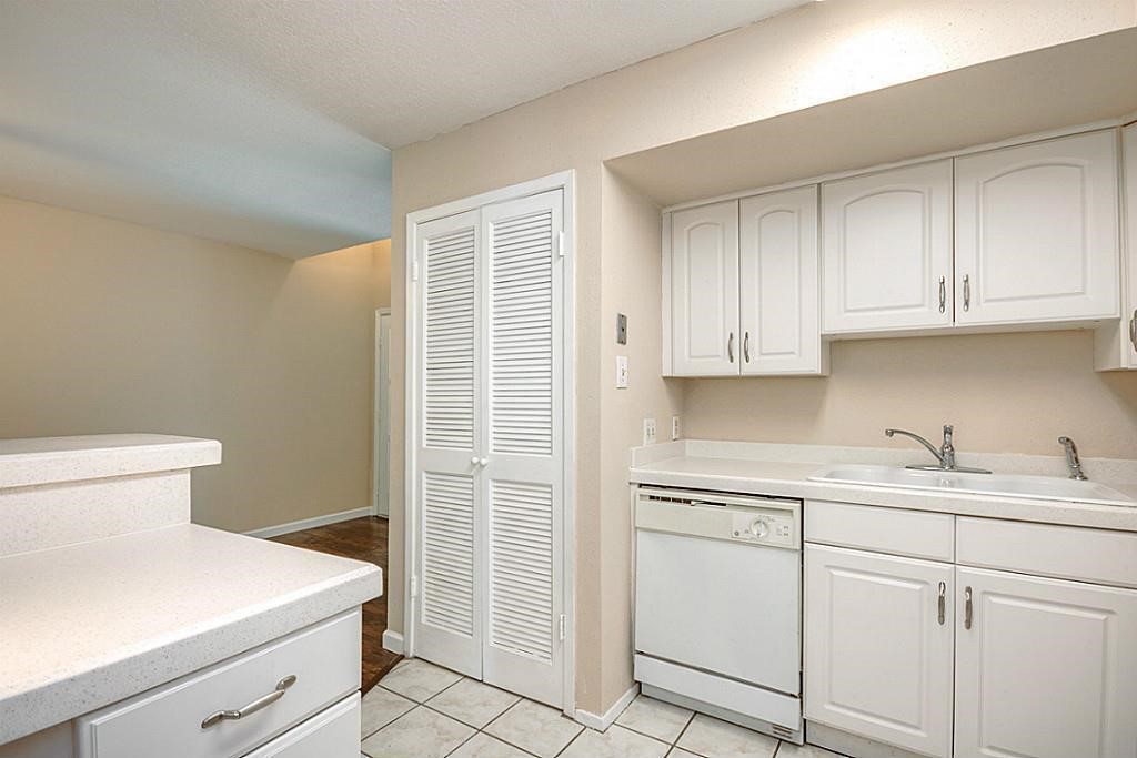 10811 Richmond Avenue 19 Property Photo 6