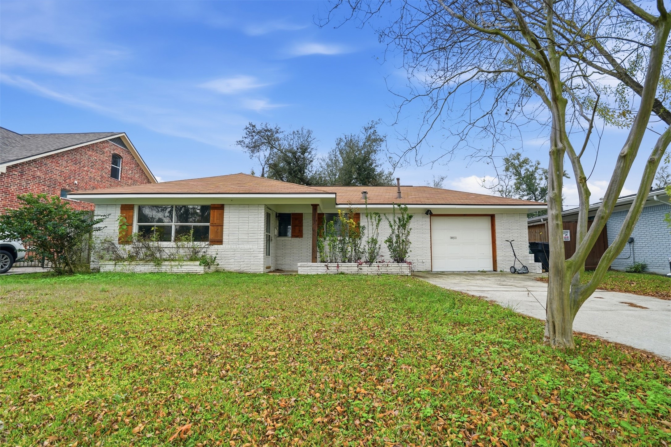 6023 Pineshade Lane Property Photo 1