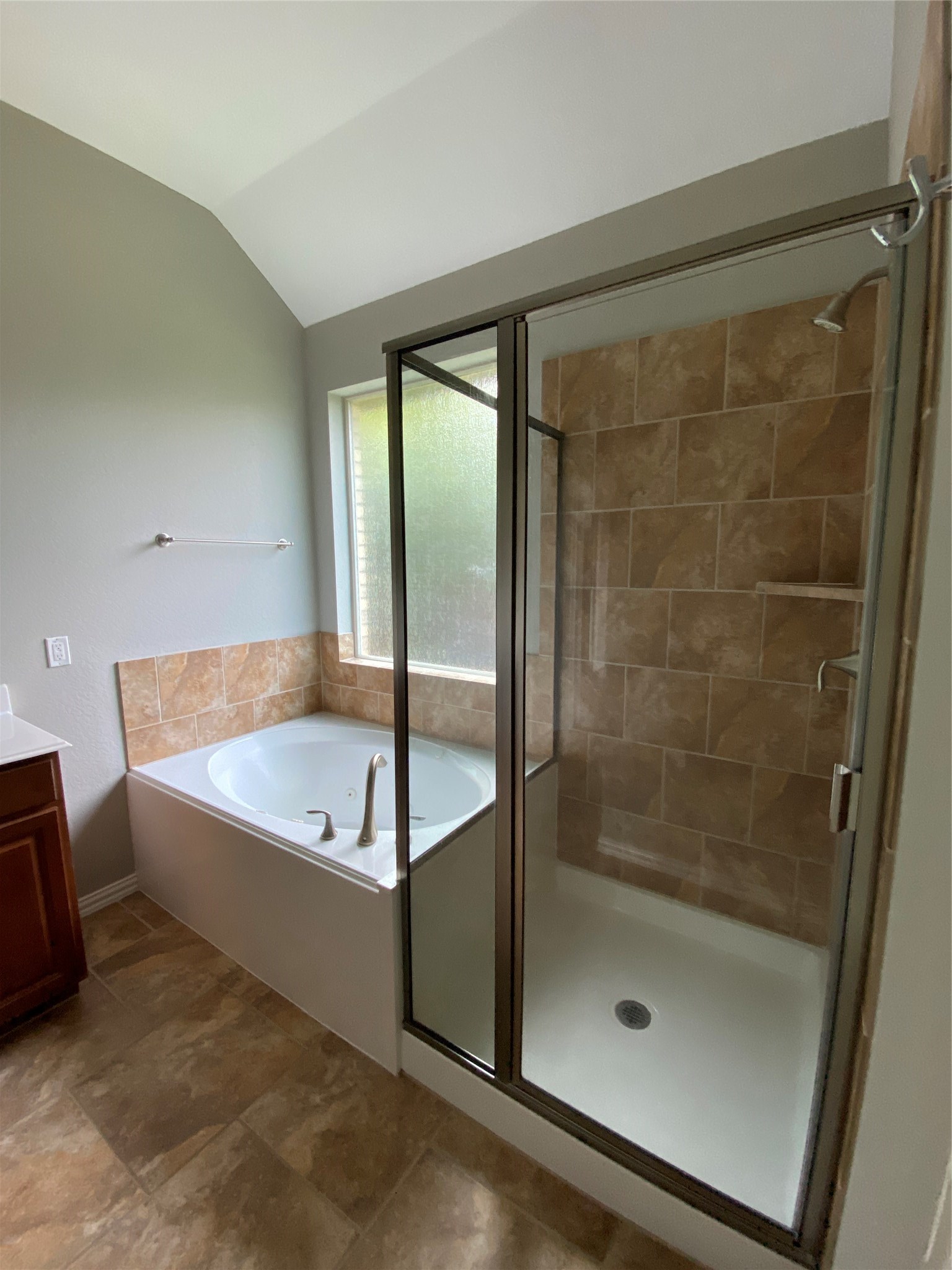 42 Black Swan Court Property Photo 33