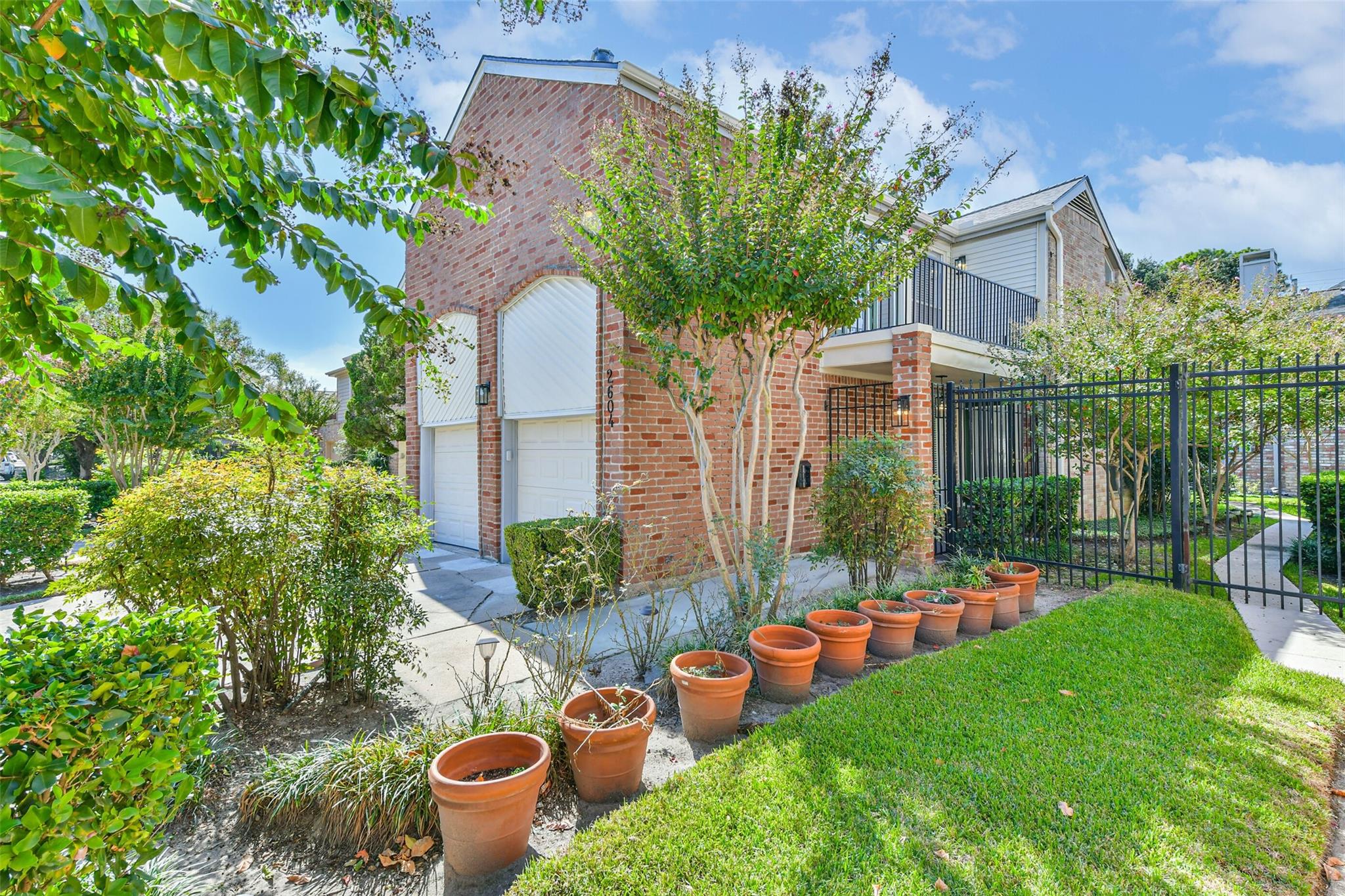 2604 Mid Lane Property Photo 1