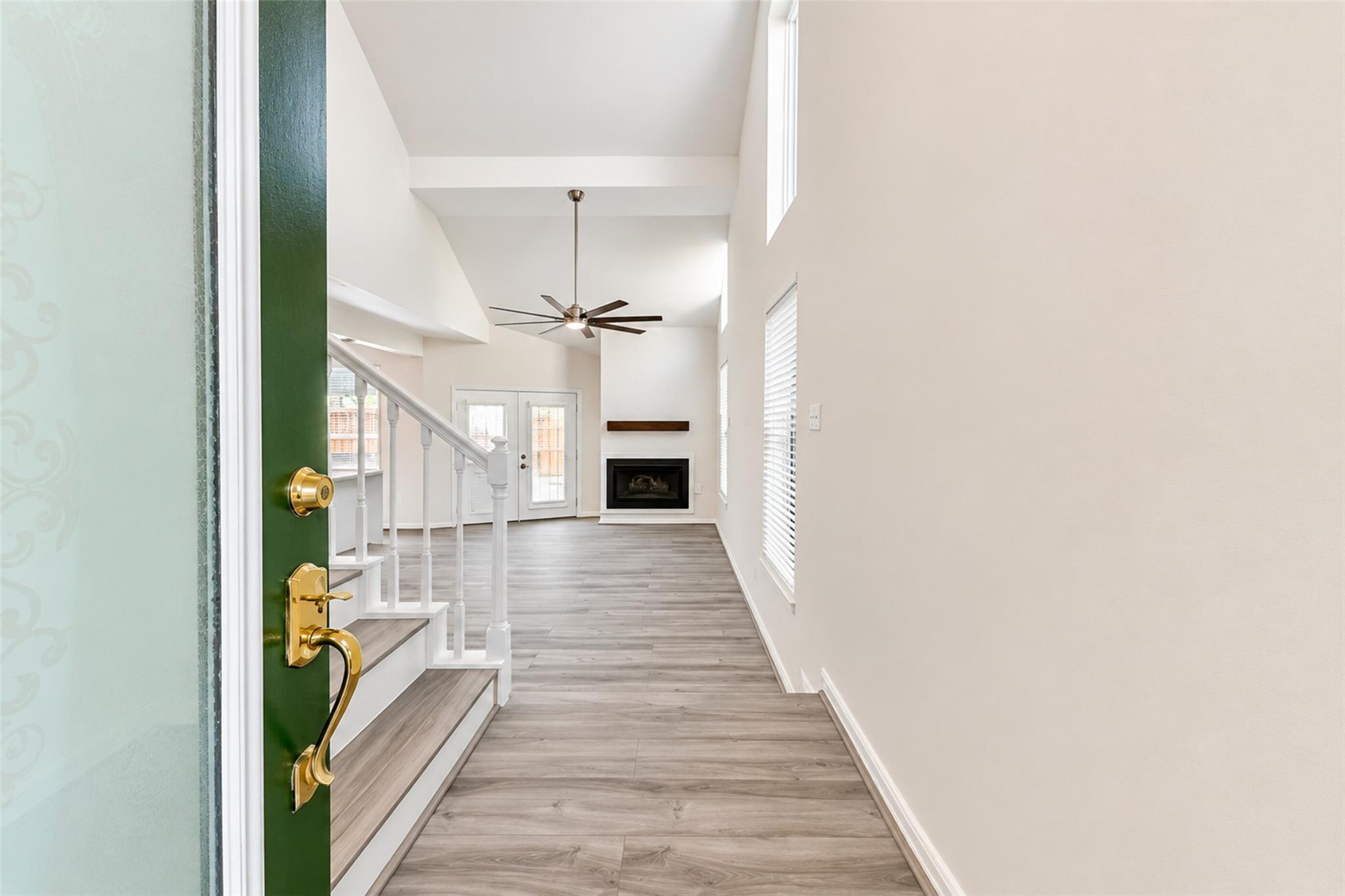 2604 Mid Lane Property Photo 4