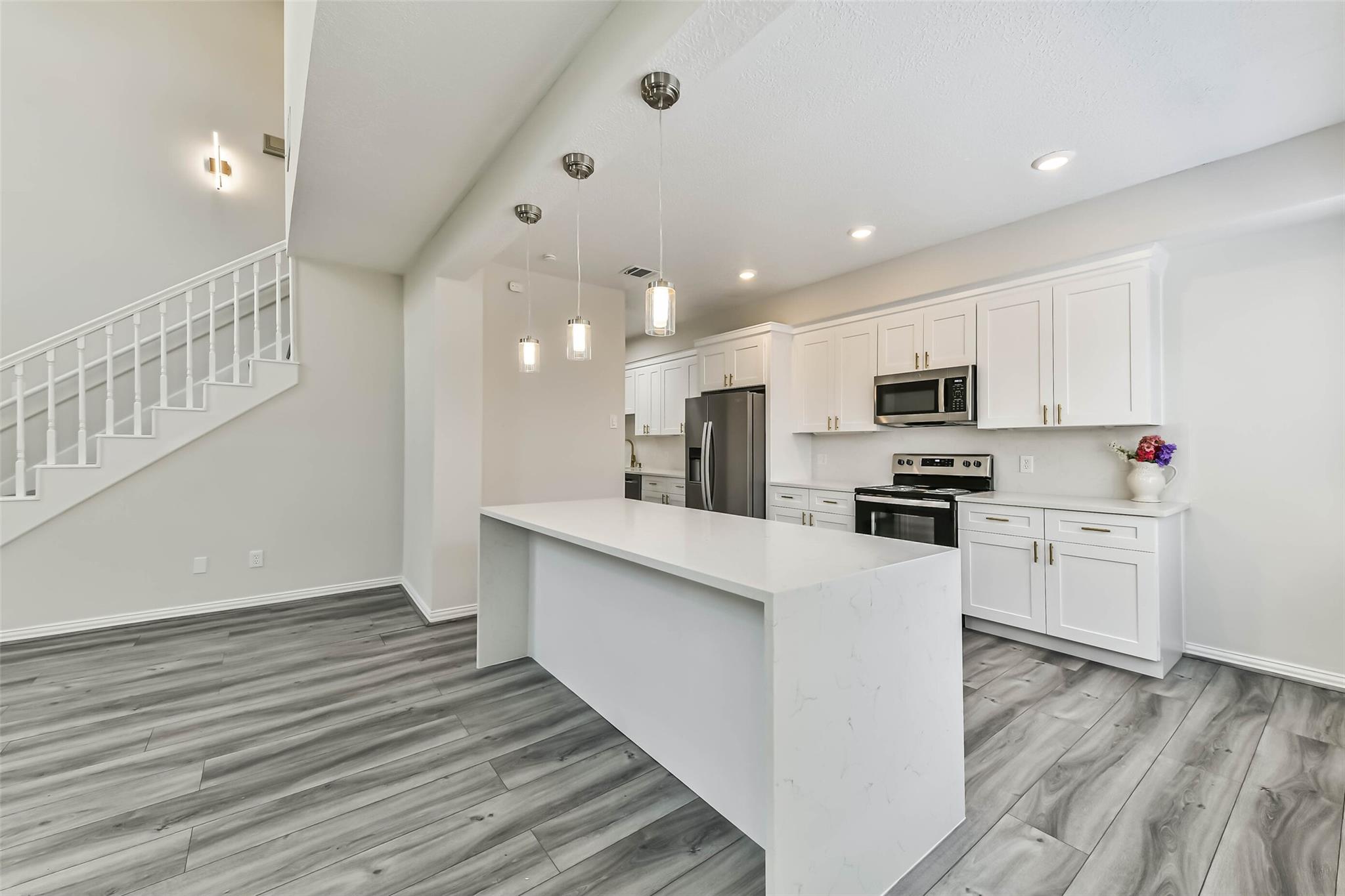 2604 Mid Lane Property Photo 11