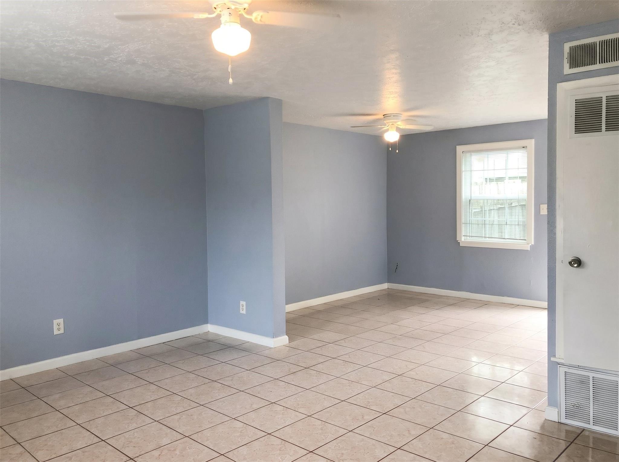 9714 Galaxy Street, Houston Tx 77078 Property Photo 2