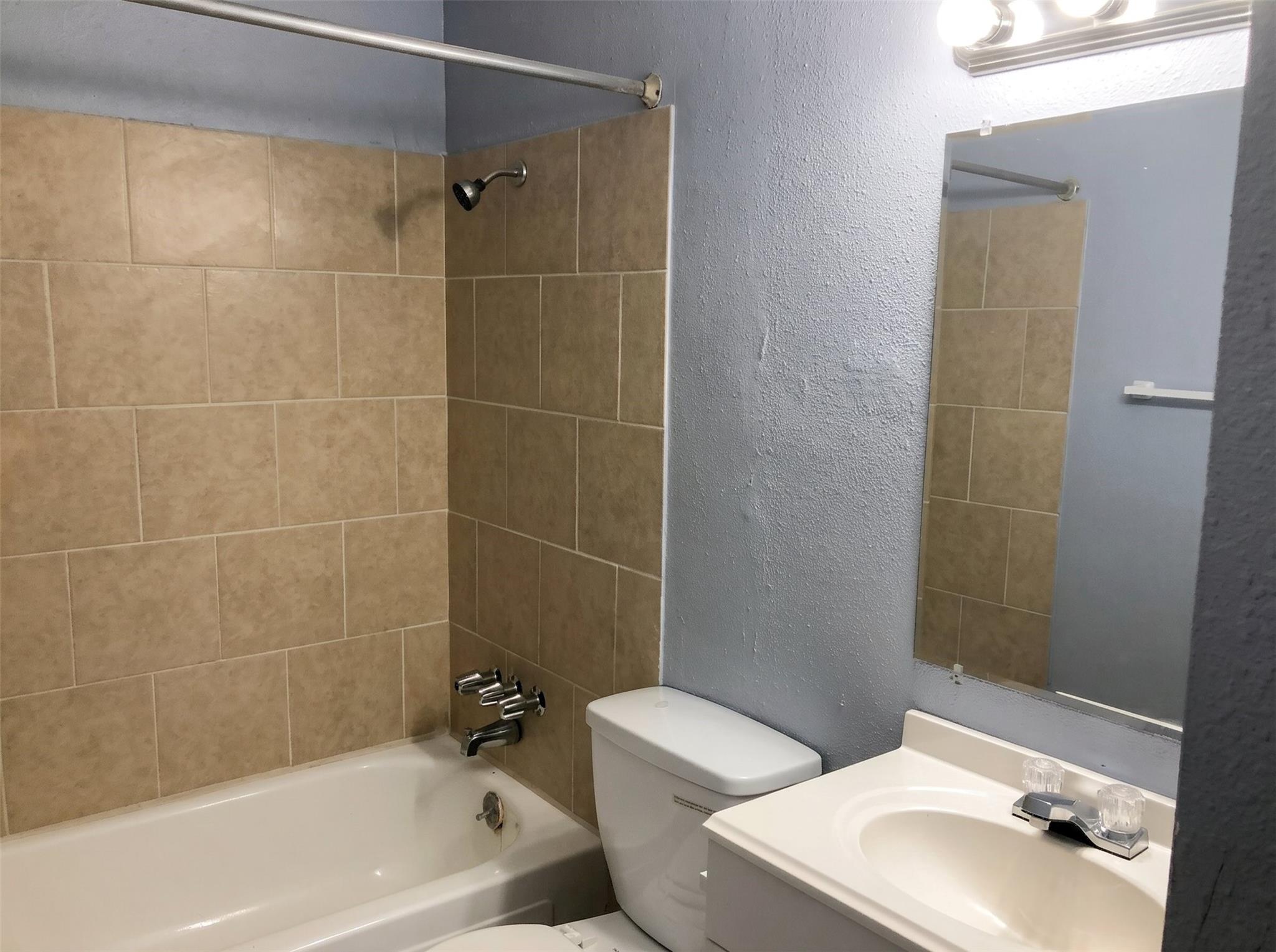 9714 Galaxy Street, Houston Tx 77078 Property Photo 10