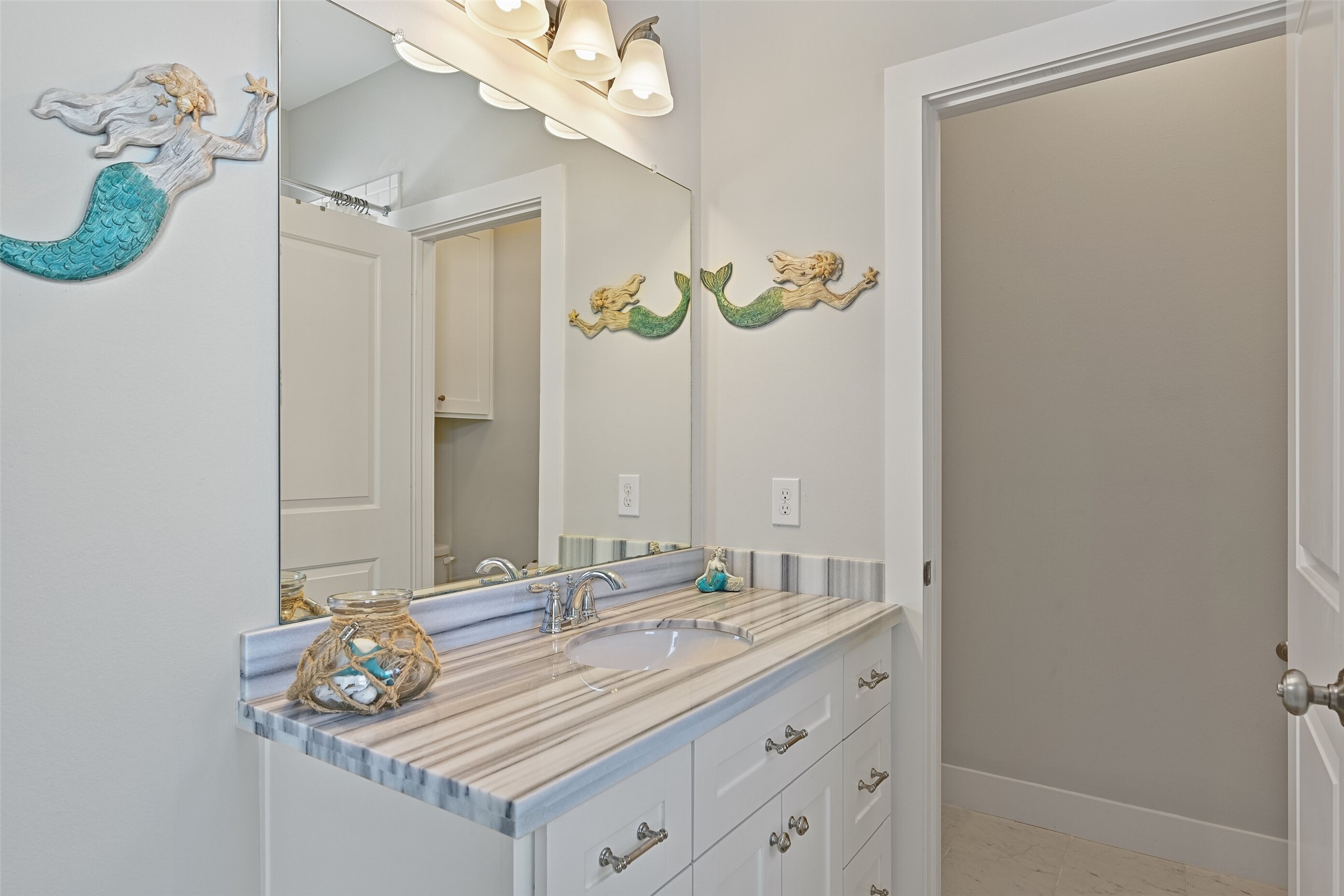 3827 Neptune Property Photo 22
