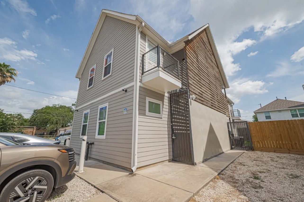 3009 Callie Street B Property Photo 1