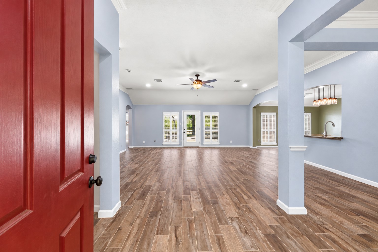 16903 Mustang Trail Drive Property Photo 6