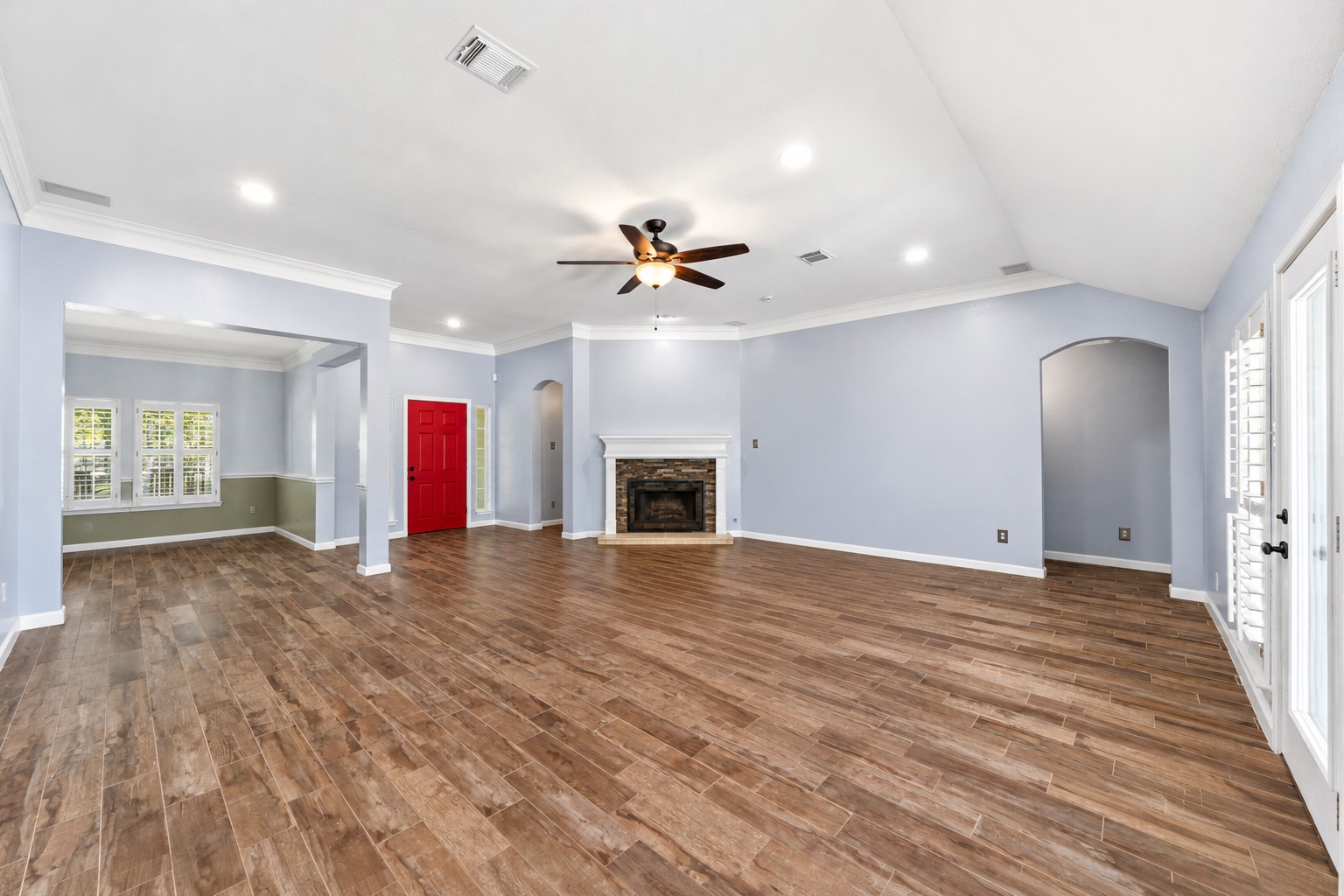 16903 Mustang Trail Drive Property Photo 10