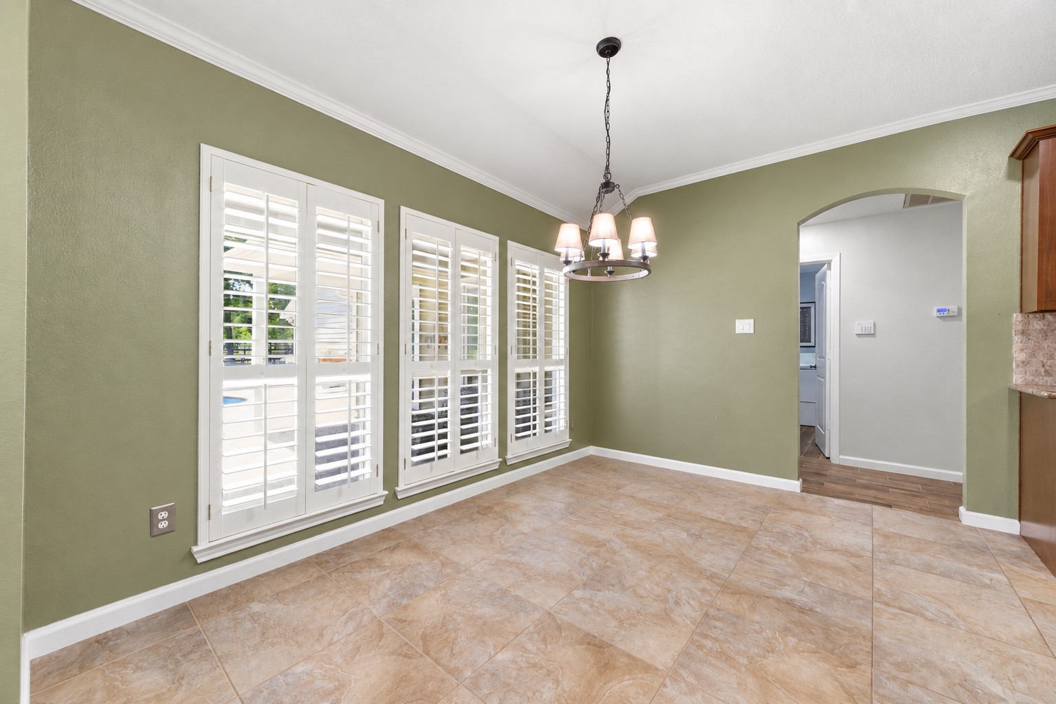 16903 Mustang Trail Drive Property Photo 12