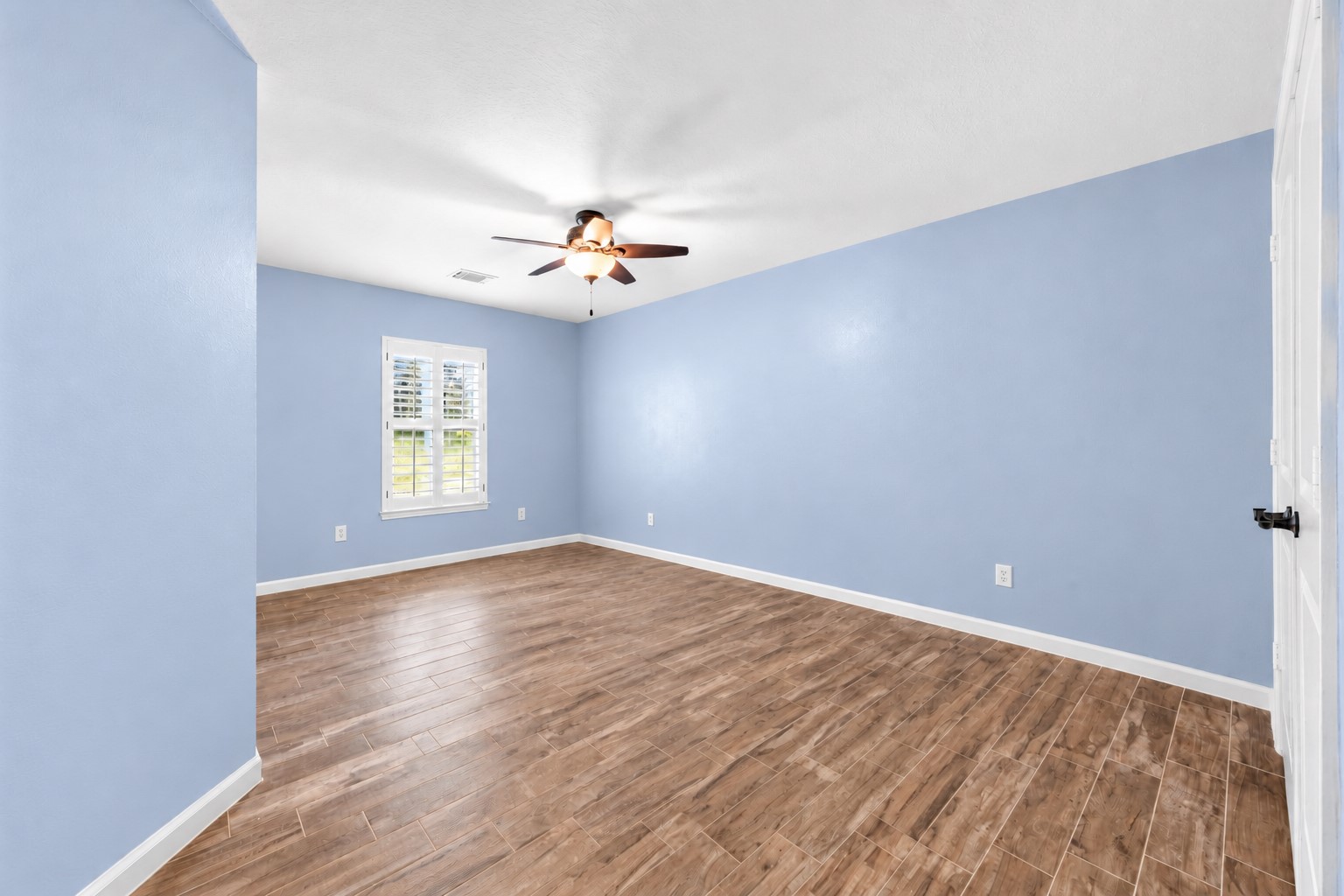 16903 Mustang Trail Drive Property Photo 23