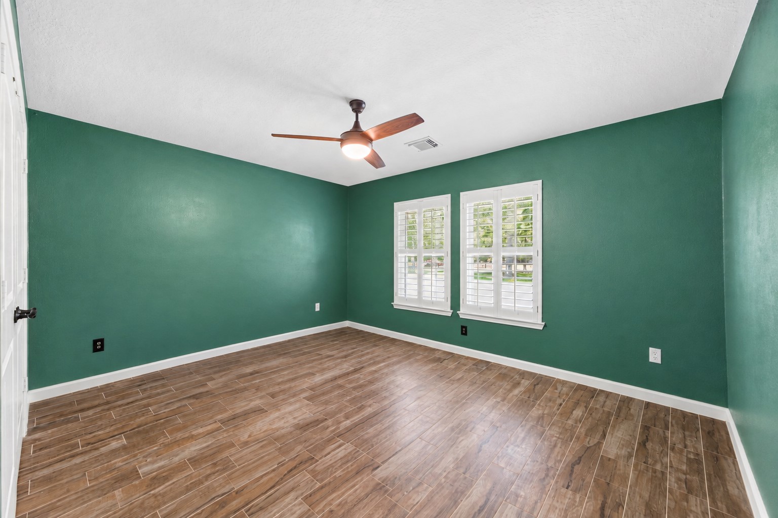 16903 Mustang Trail Drive Property Photo 25