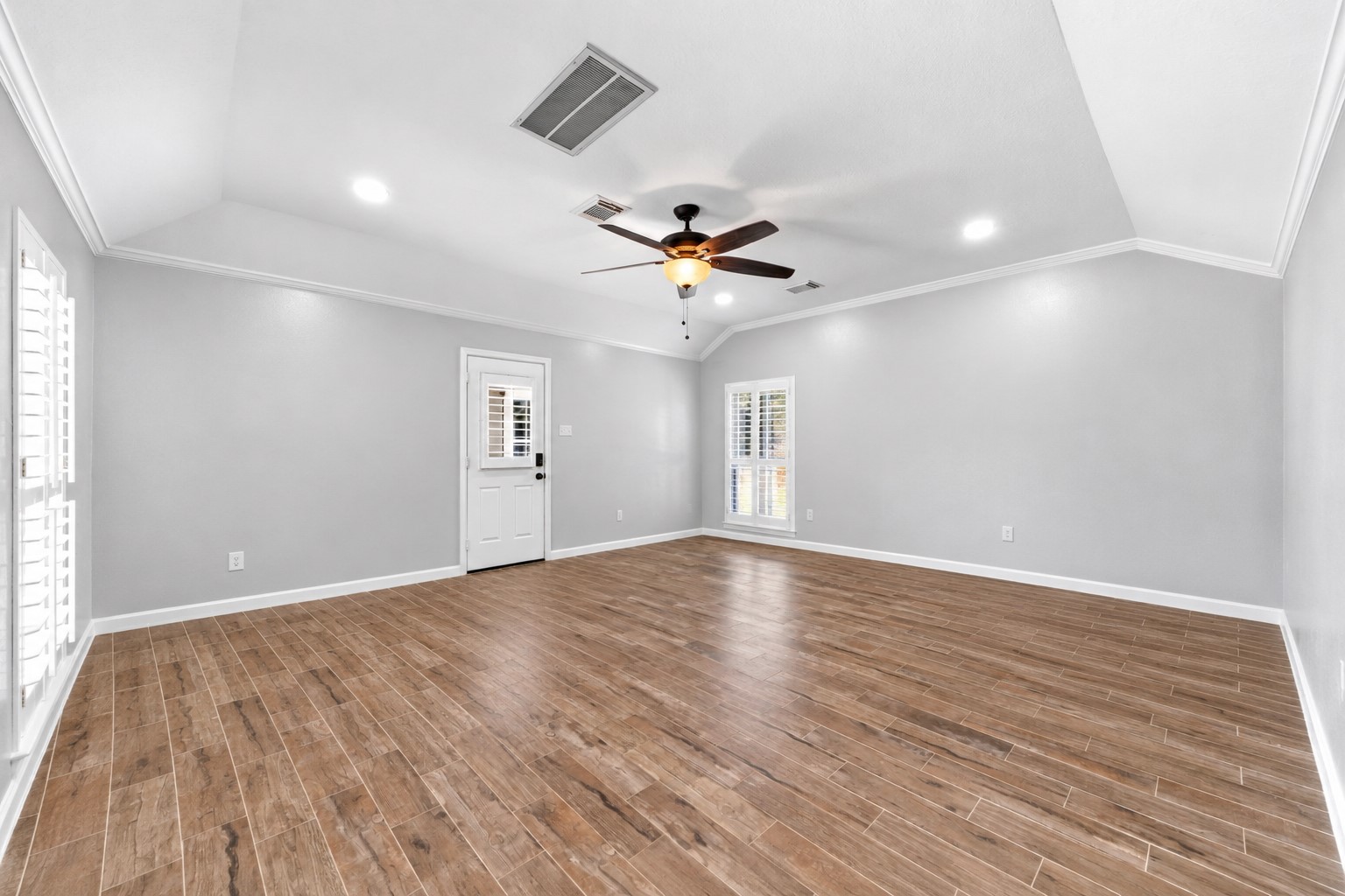 16903 Mustang Trail Drive Property Photo 28