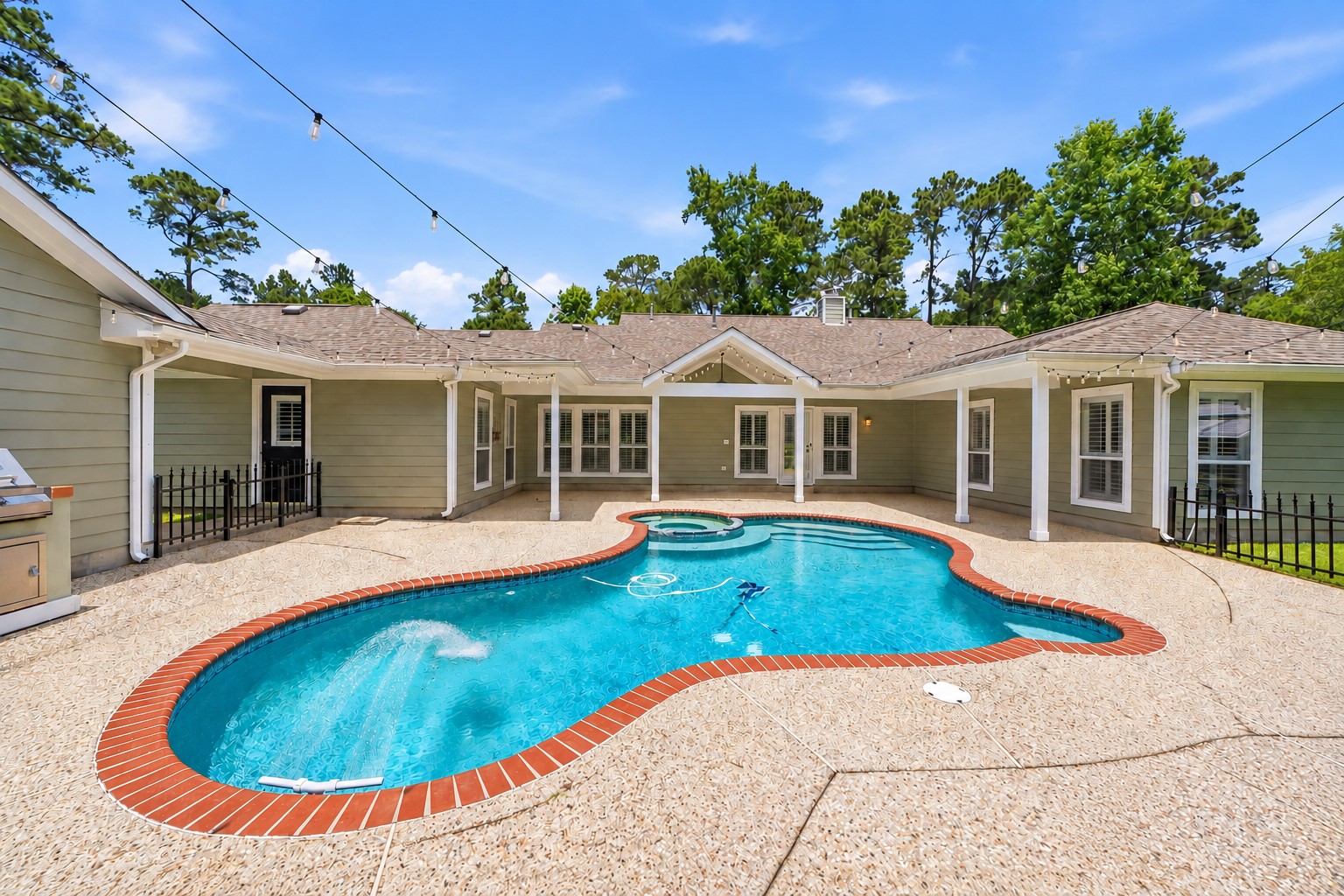 16903 Mustang Trail Drive Property Photo 31
