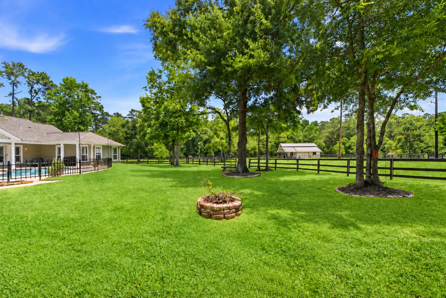 16903 Mustang Trail Drive Property Photo 33