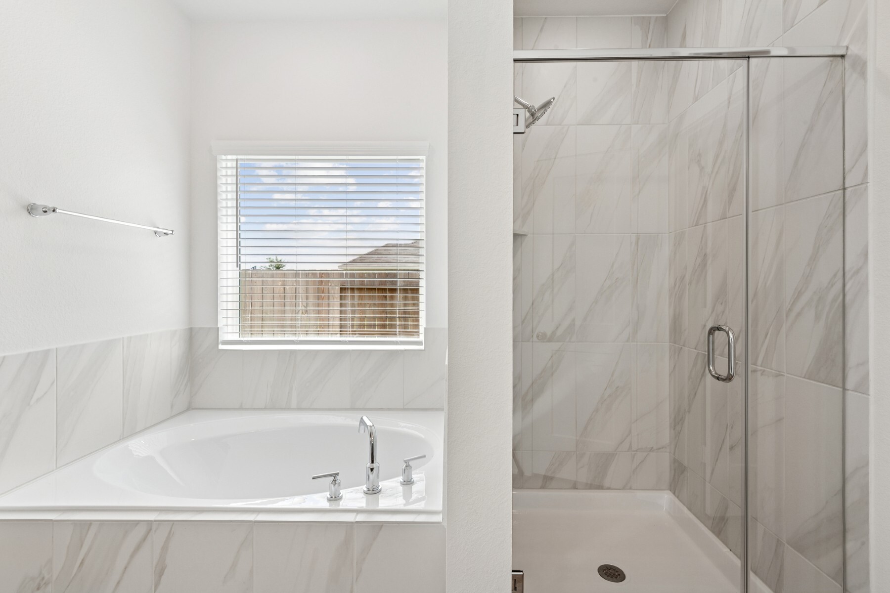 3230 Spanish Oak Lane Property Photo 4