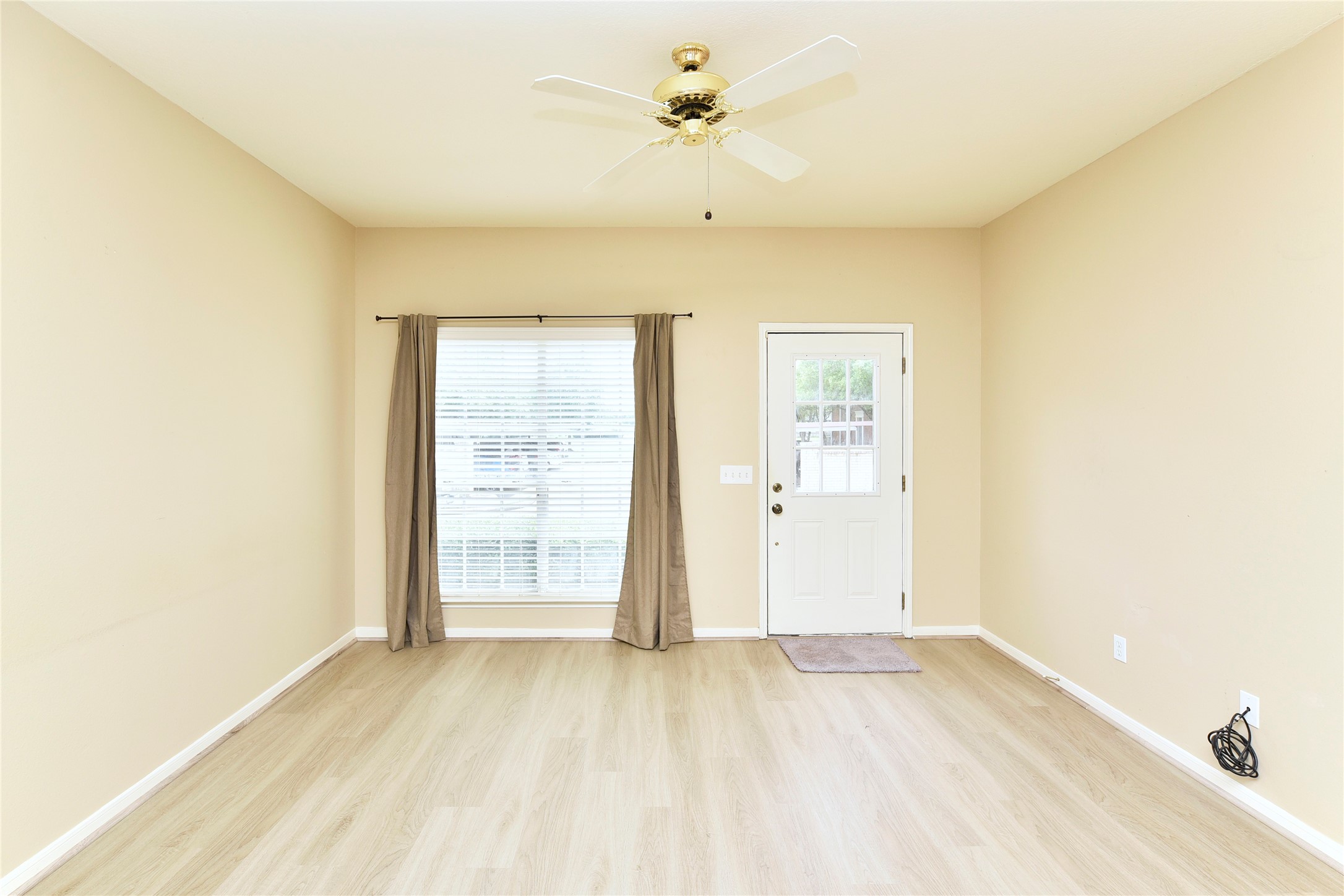 2930 Grants Lake Boulevard 2704 Property Photo 6