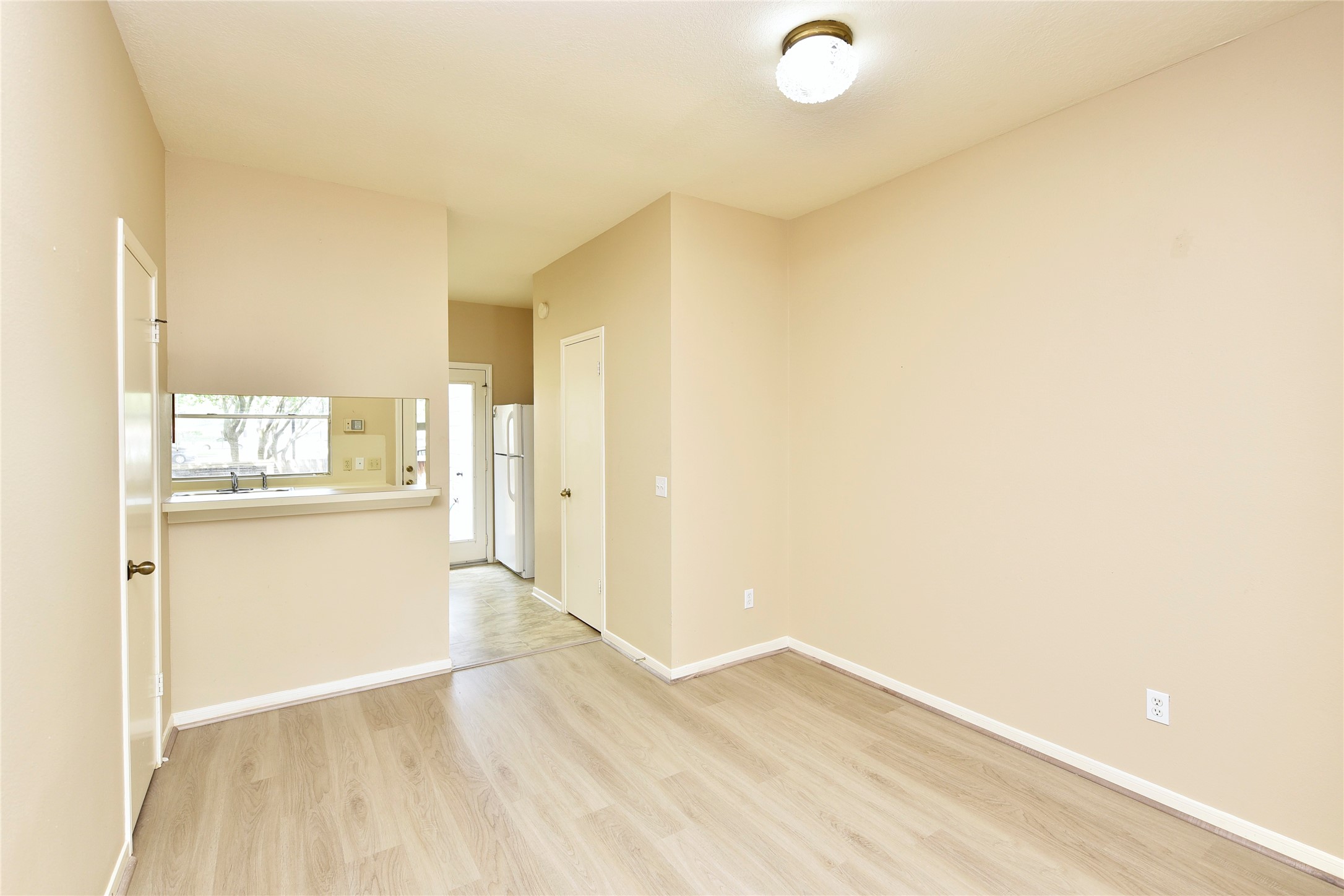 2930 Grants Lake Boulevard 2704 Property Photo 7