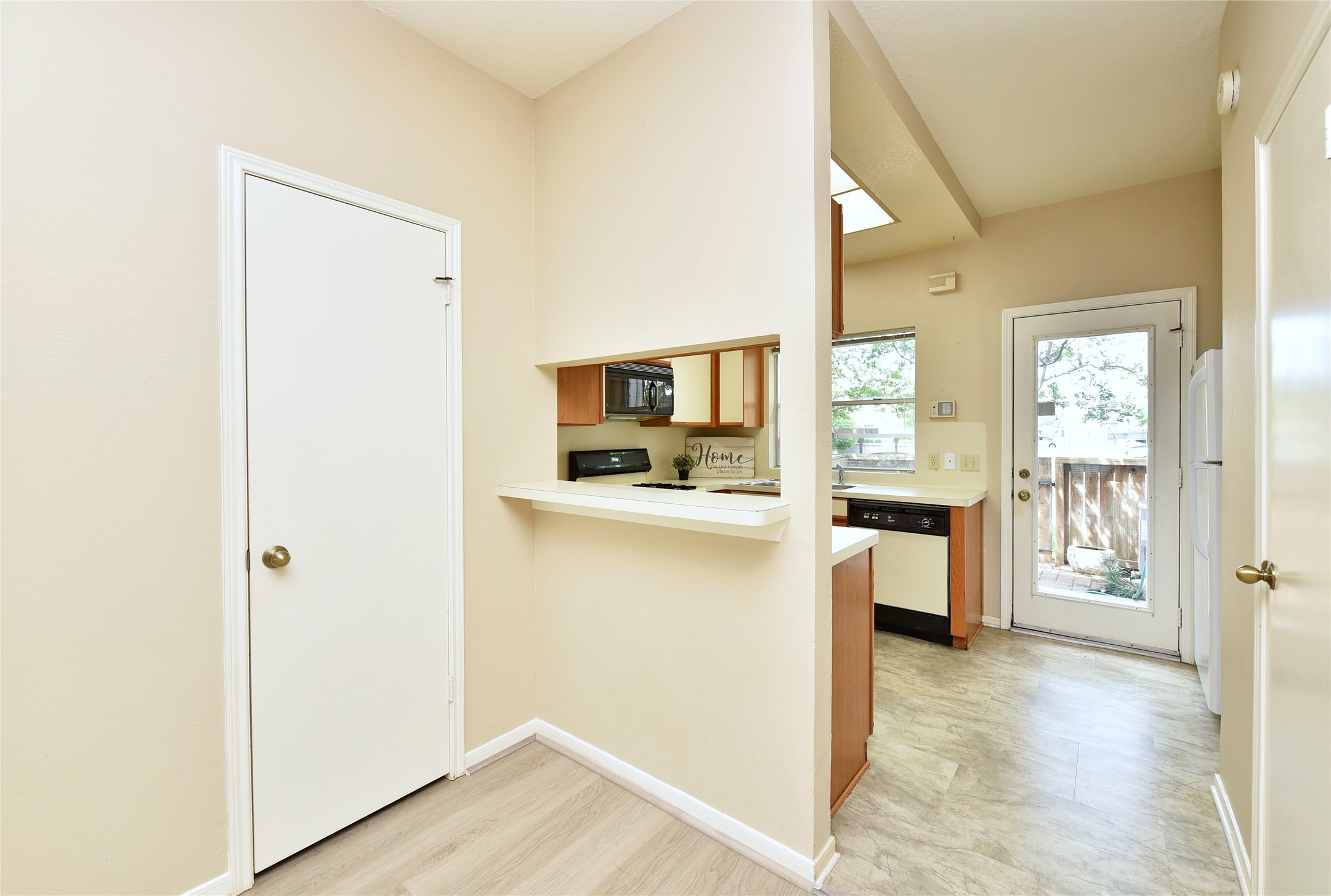 2930 Grants Lake Boulevard 2704 Property Photo 11