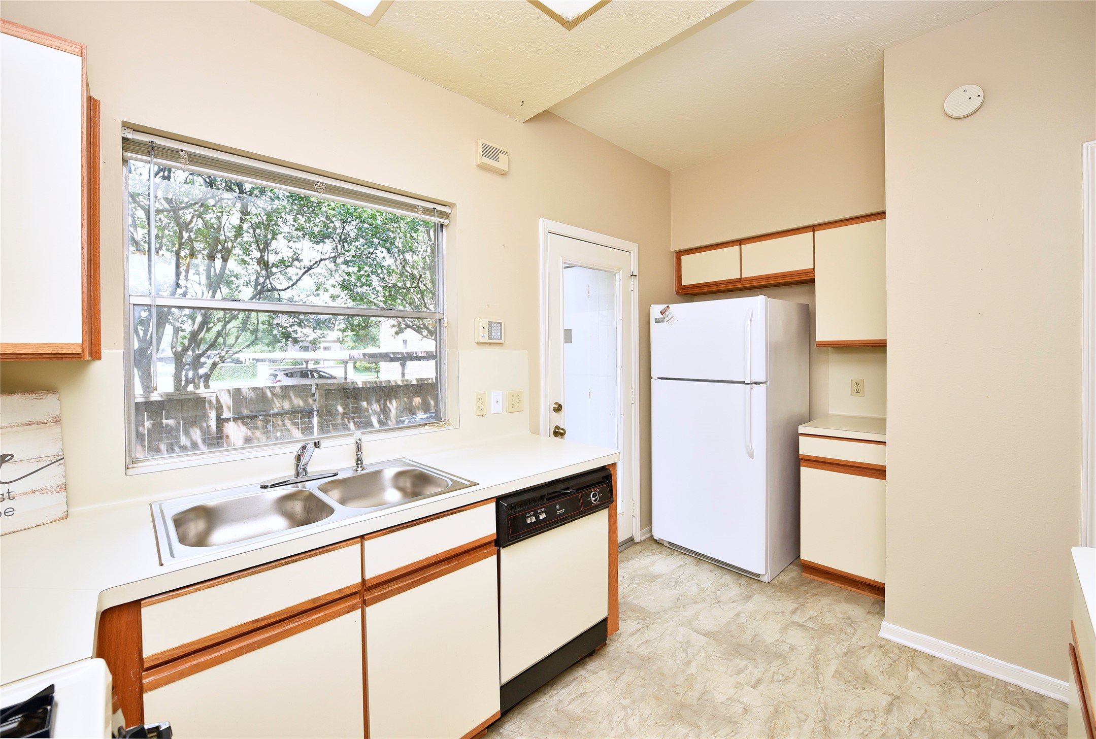 2930 Grants Lake Boulevard 2704 Property Photo 12