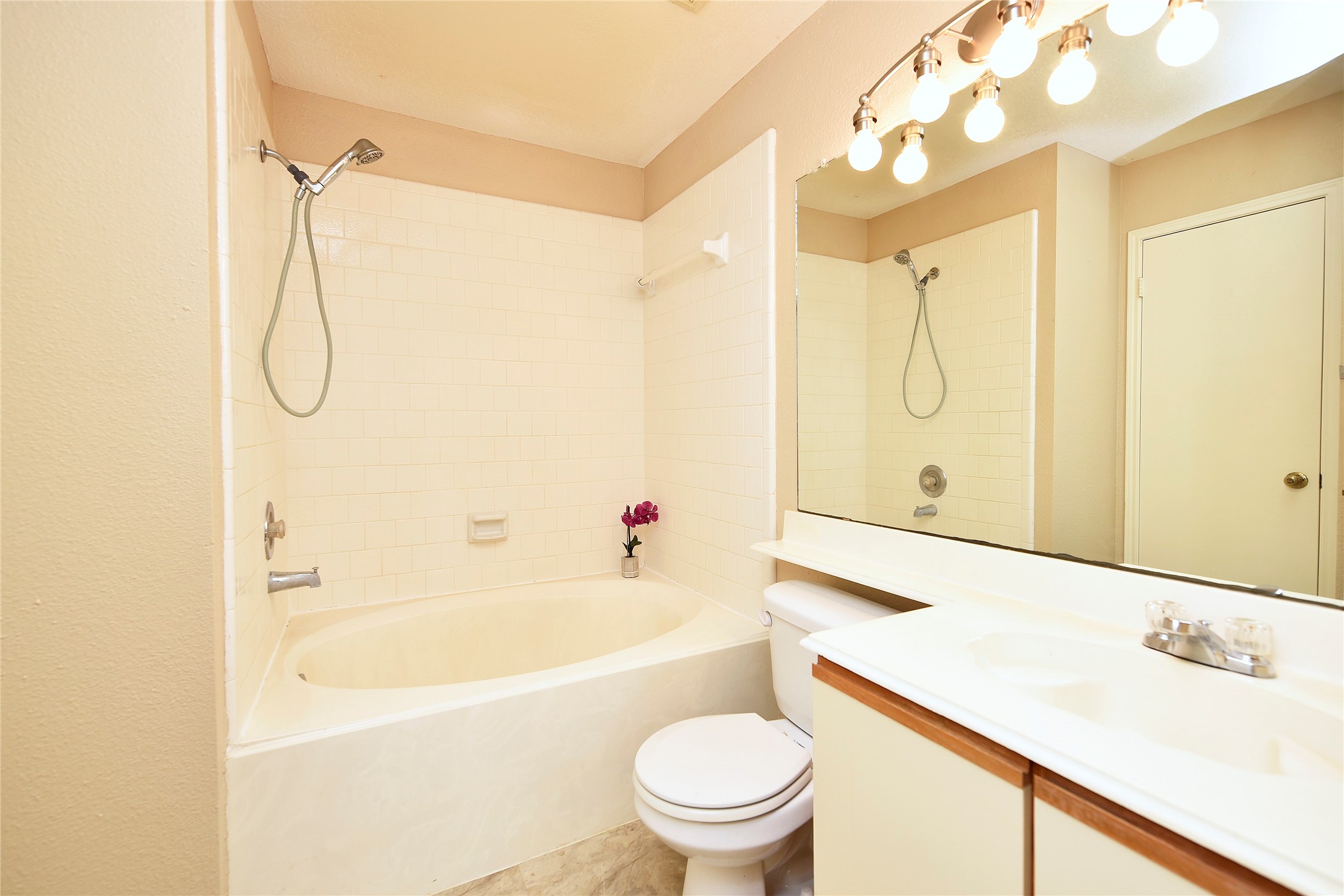 2930 Grants Lake Boulevard 2704 Property Photo 15