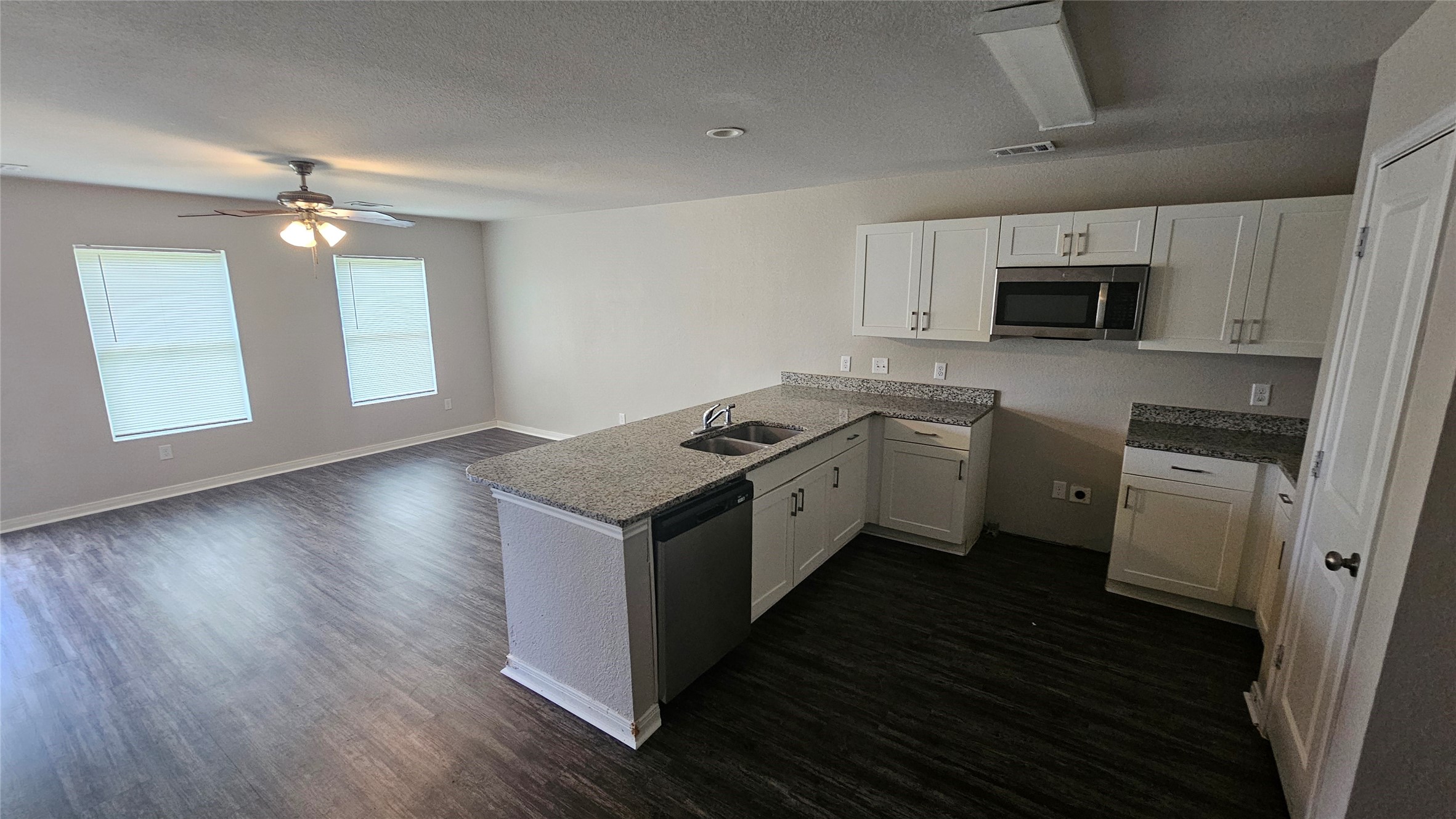 14190 Green Wing Circle Property Photo 2