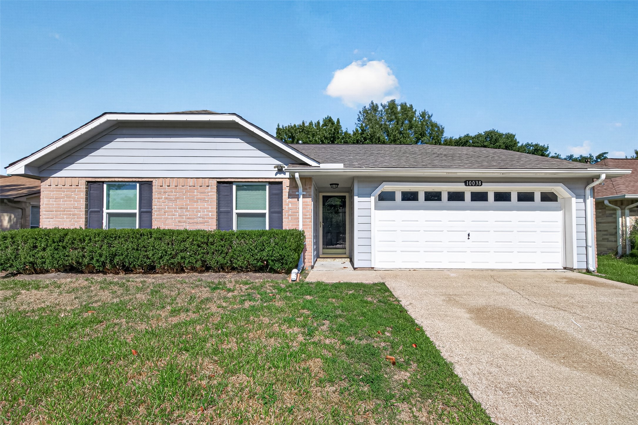 10038 Green Valley Lane Property Photo 1