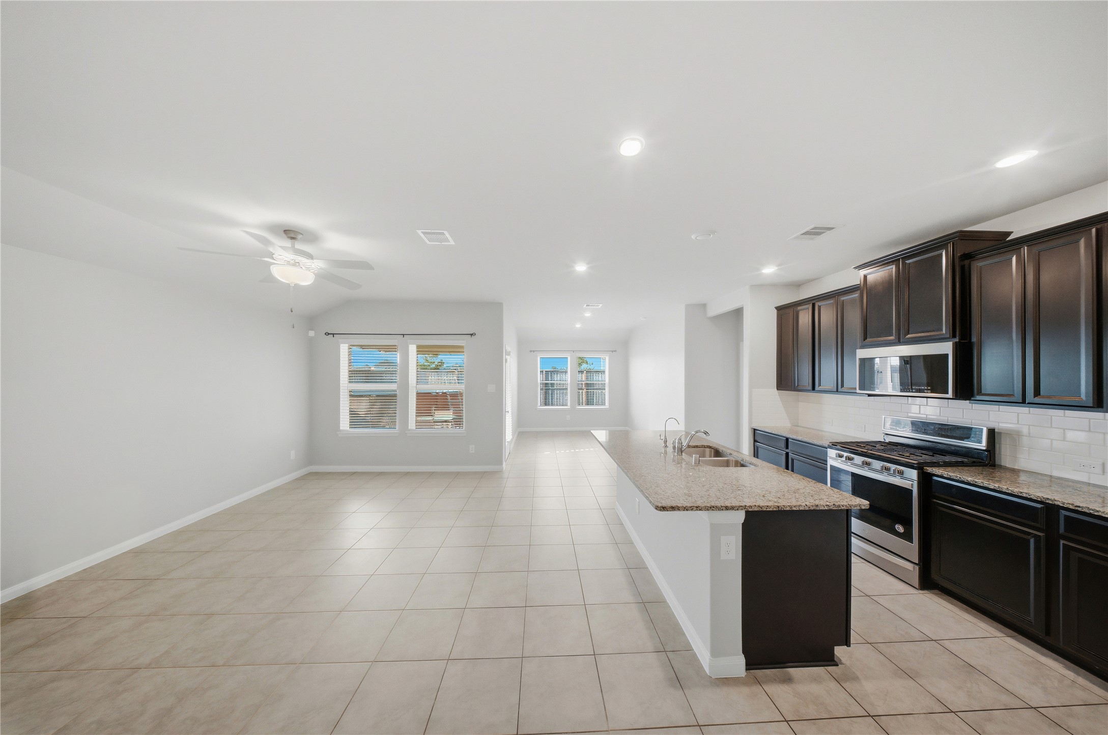 815 Barstow Drive Property Photo 3