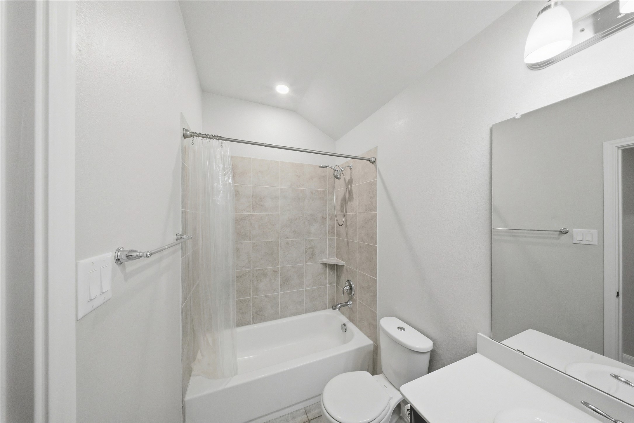 815 Barstow Drive Property Photo 18