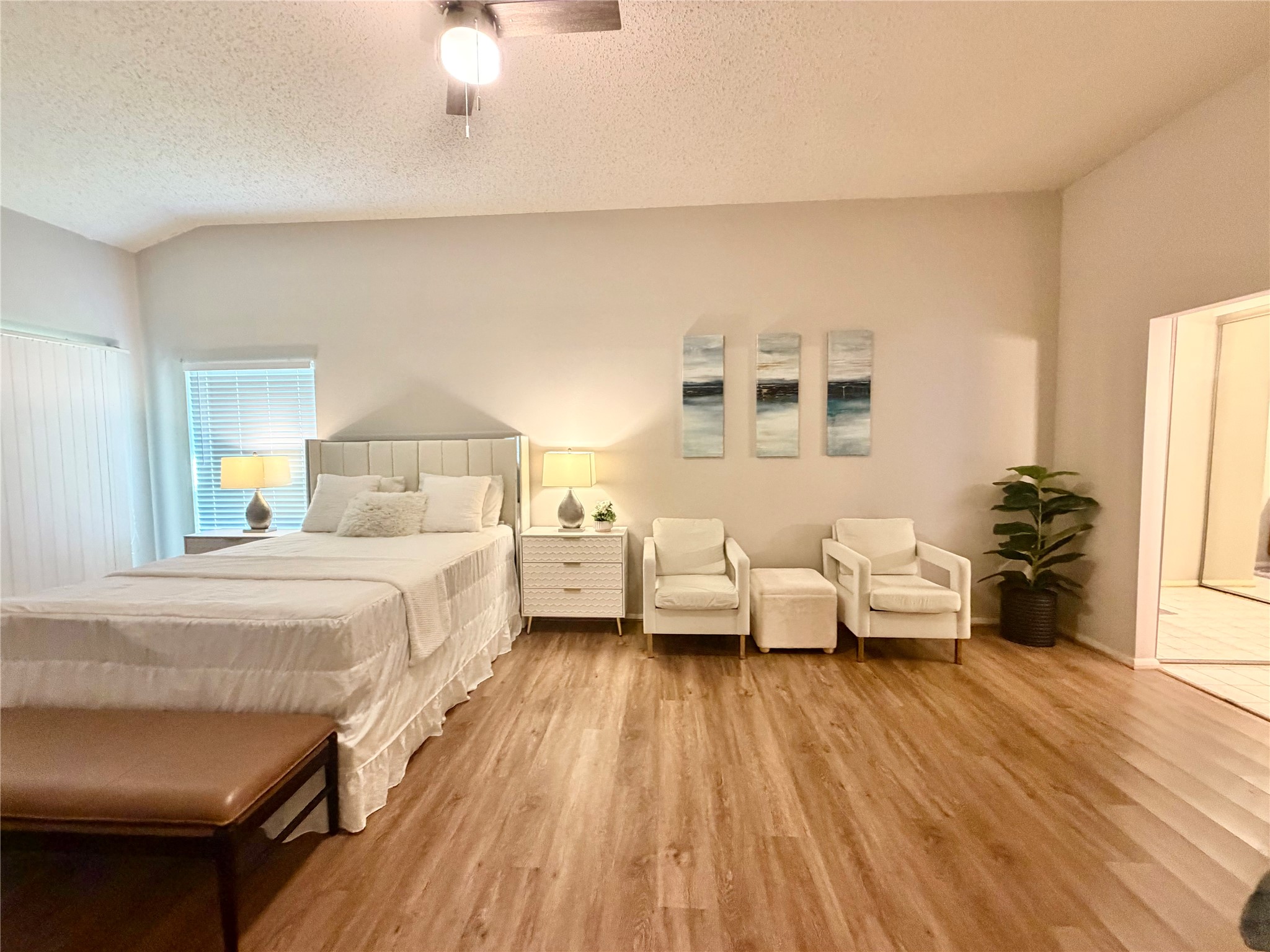 4615 Leicester Way Property Photo 12