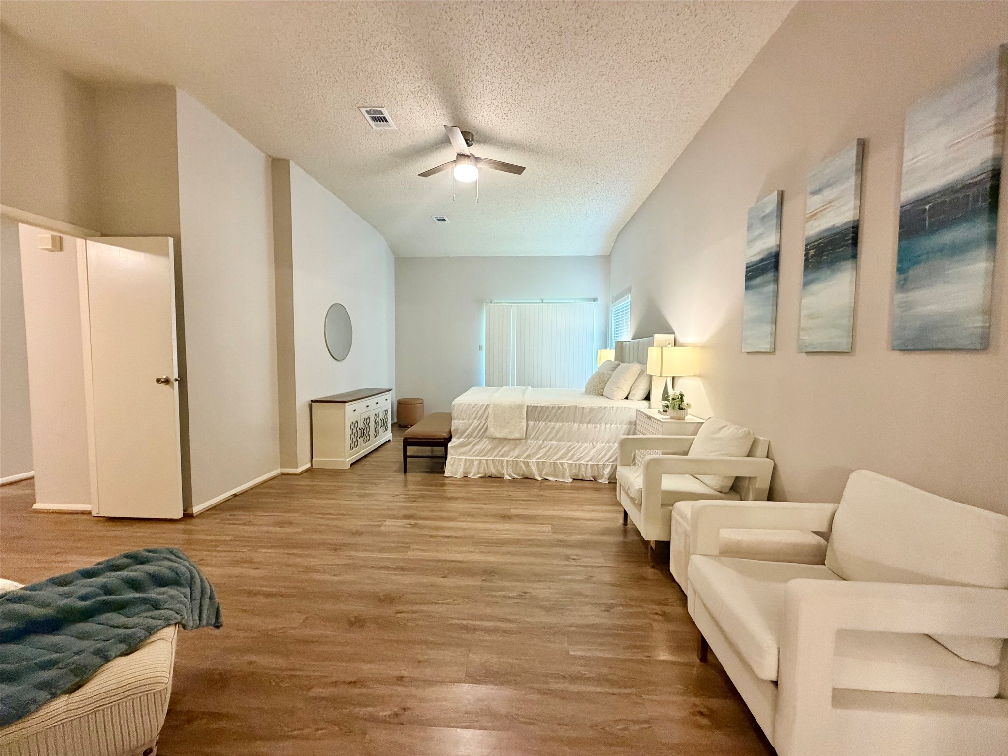 4615 Leicester Way Property Photo 14