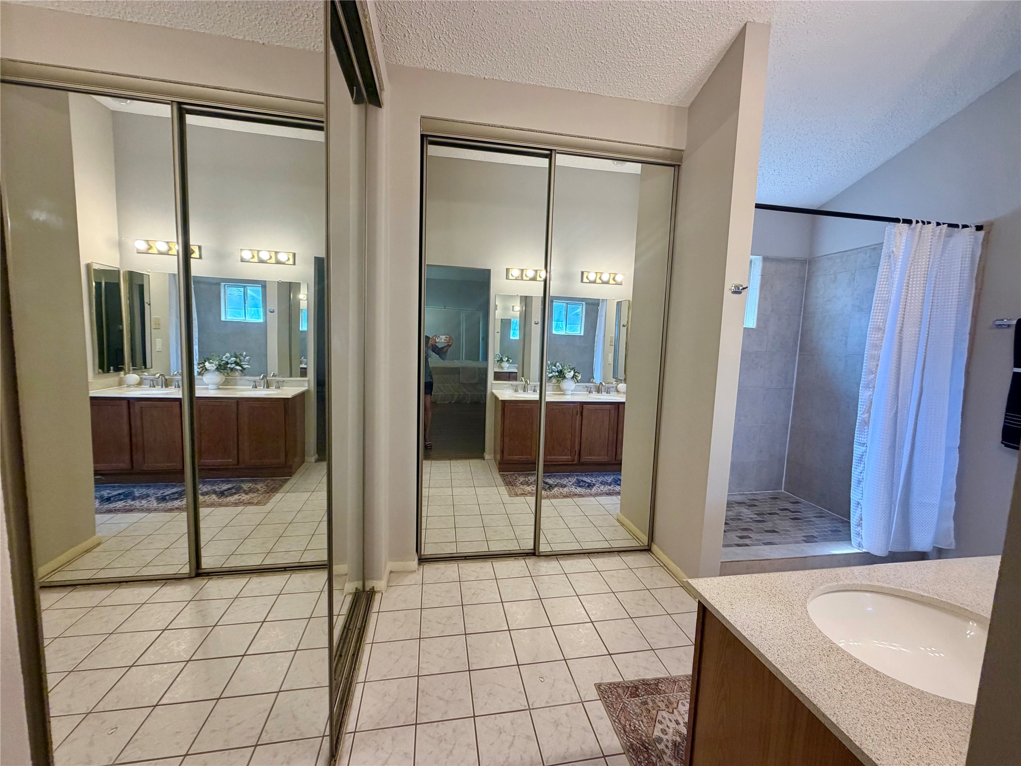 4615 Leicester Way Property Photo 15