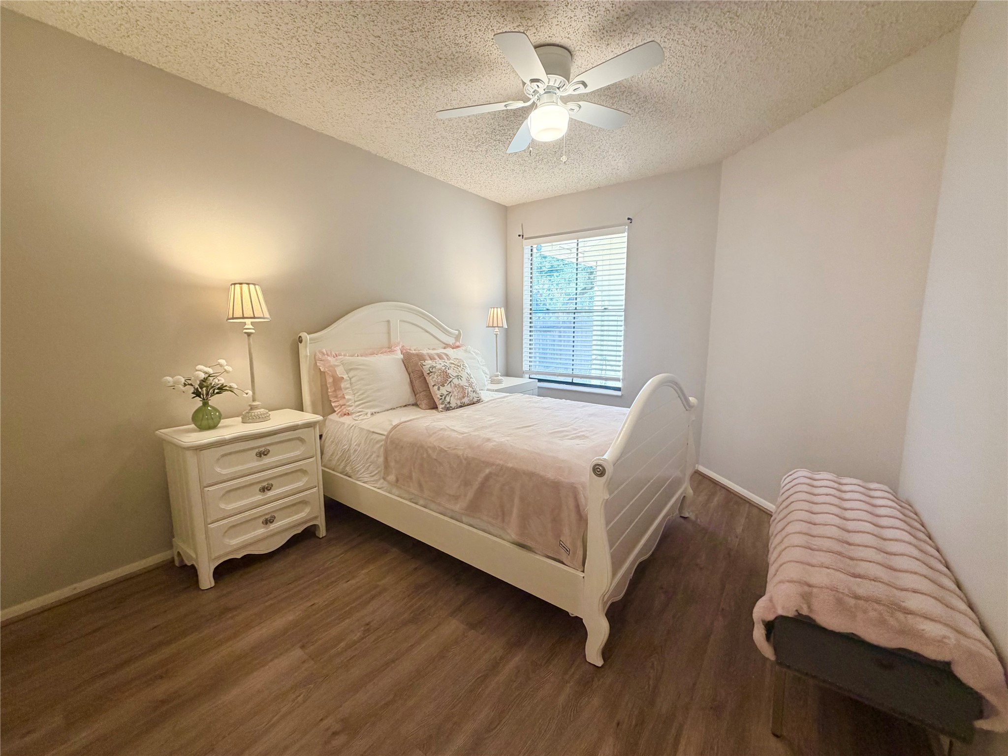 4615 Leicester Way Property Photo 18