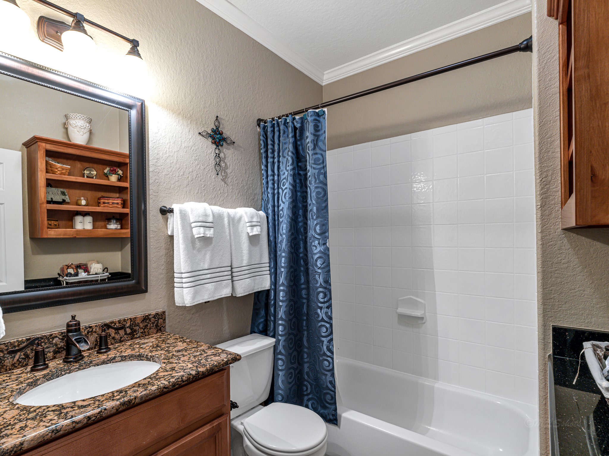 8310 Crescent Knolls Drive Property Photo 33
