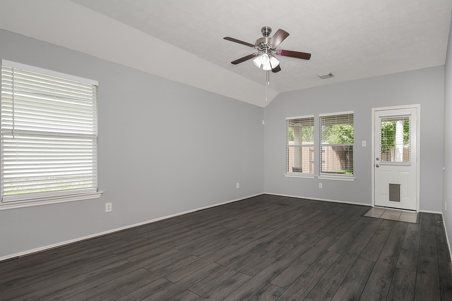 139 S Vesper Bend Circle Property Photo 5