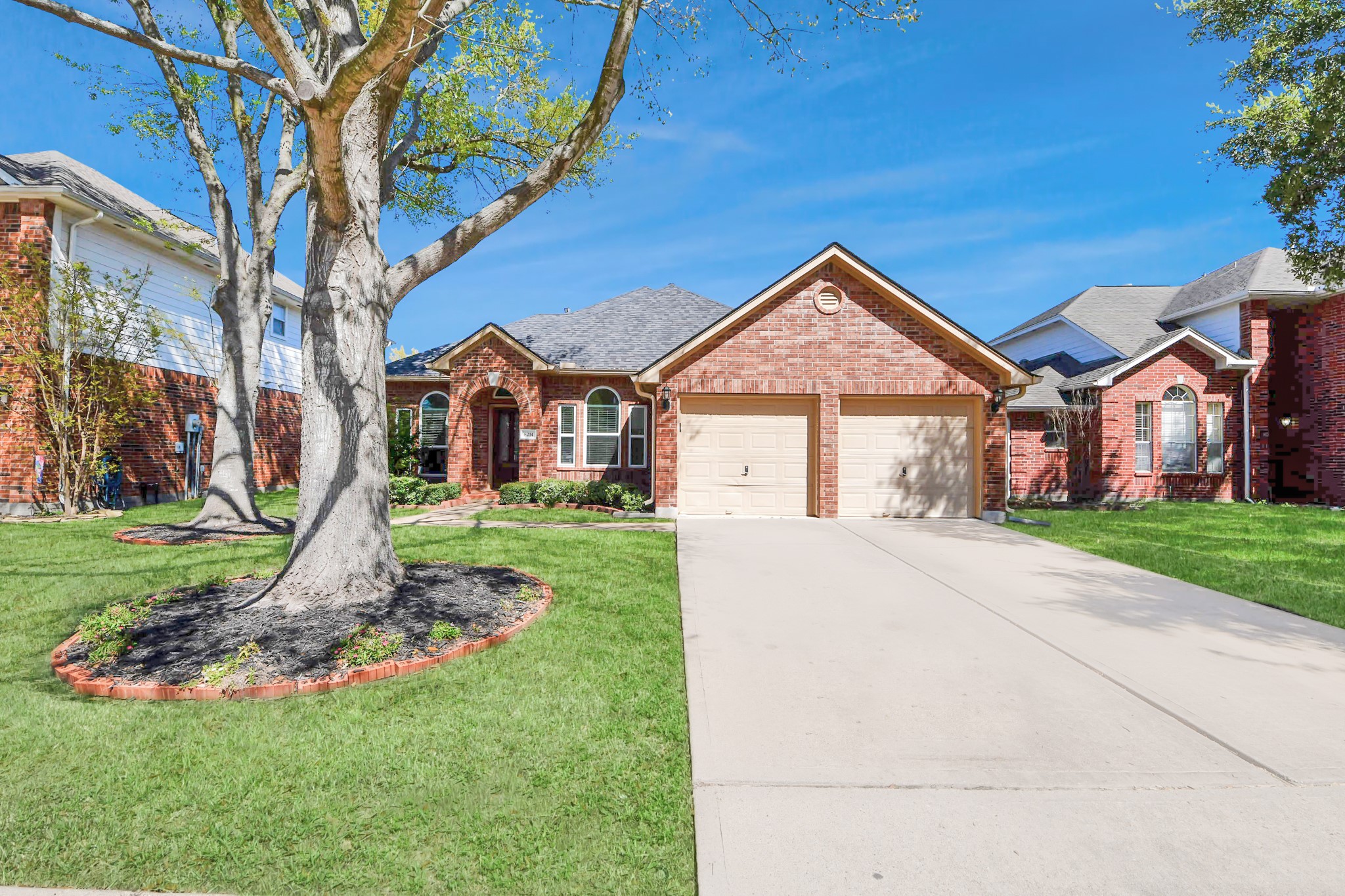 8214 Morning Dawn Drive Property Photo 4