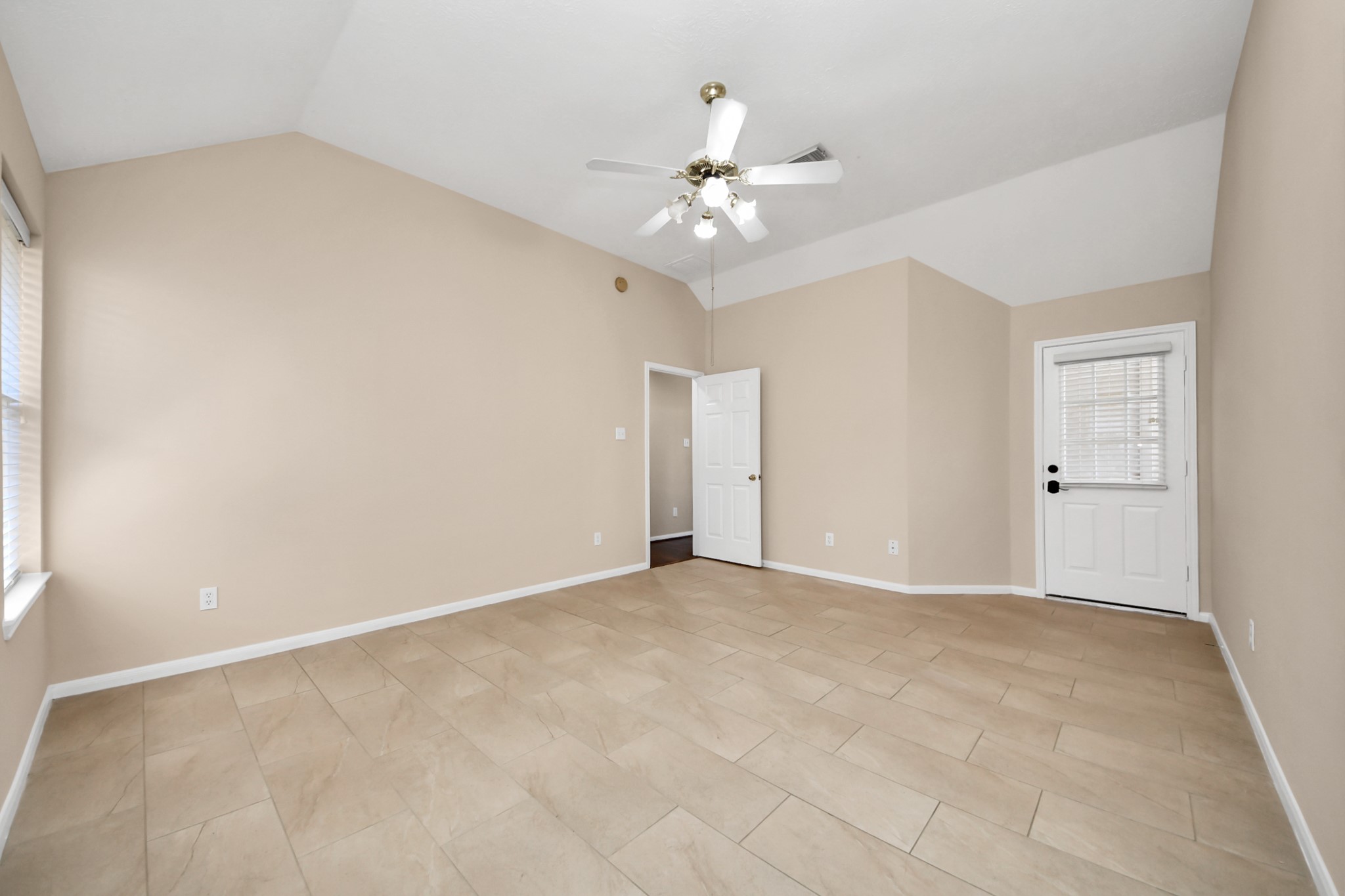 8214 Morning Dawn Drive Property Photo 26