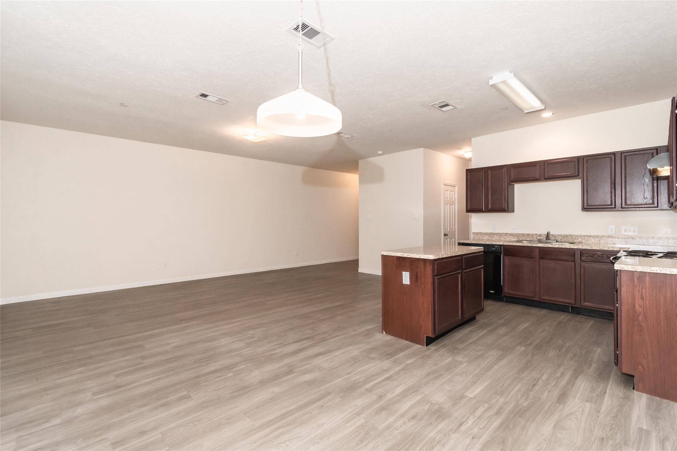 3927 Lexington Grove Court Property Photo 2