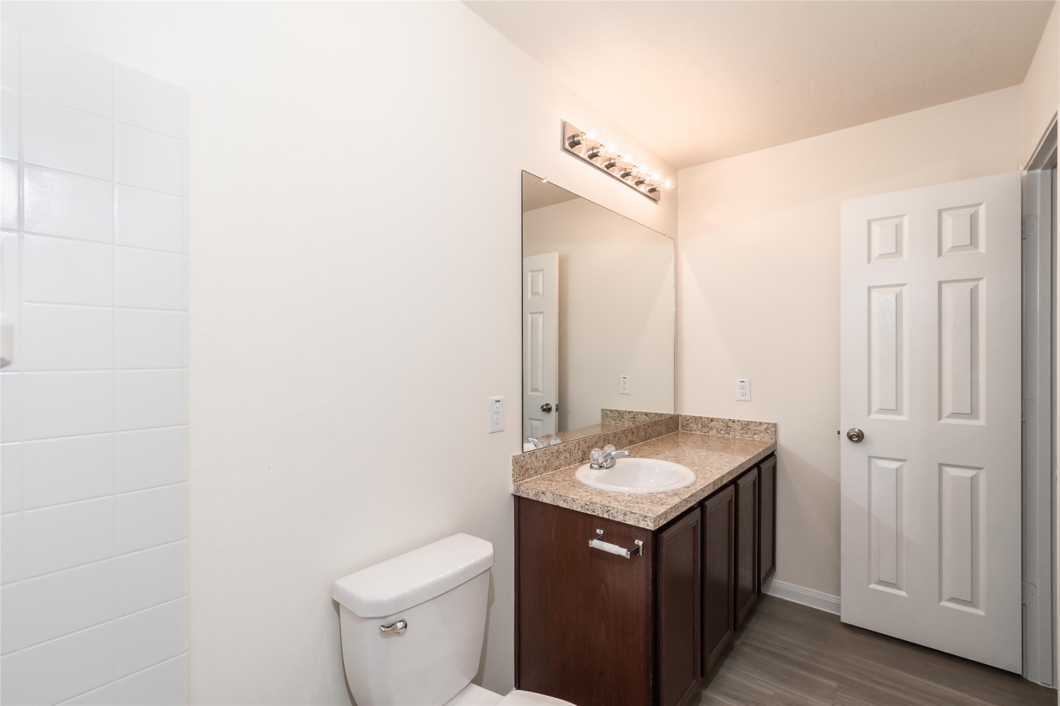 3927 Lexington Grove Court Property Photo 6