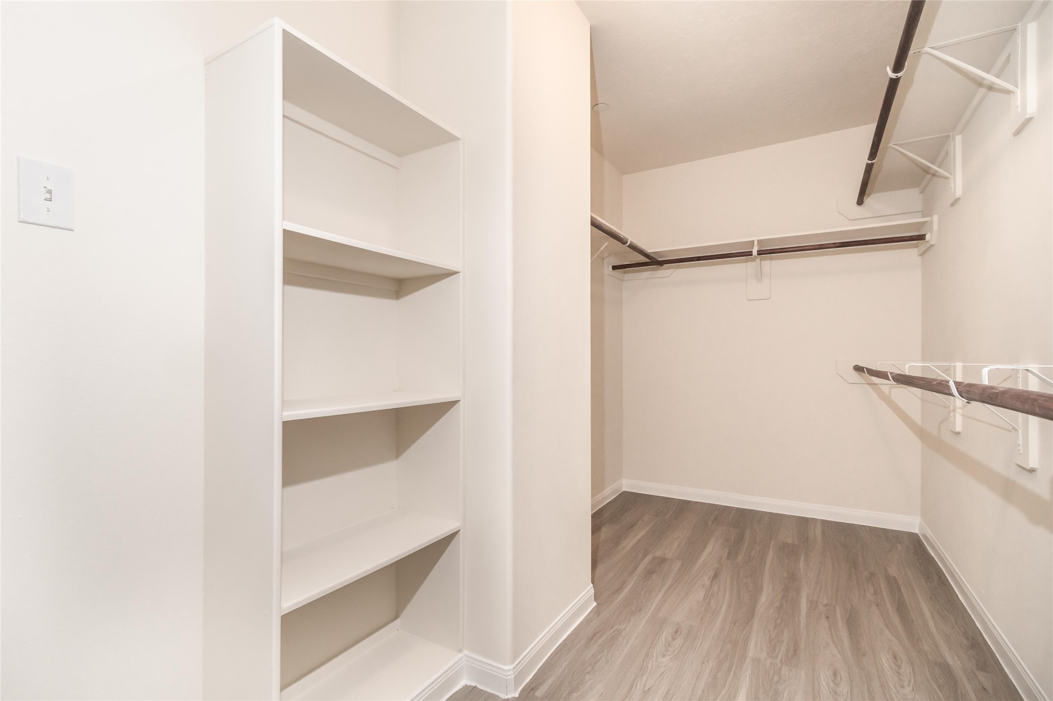 3927 Lexington Grove Court Property Photo 7