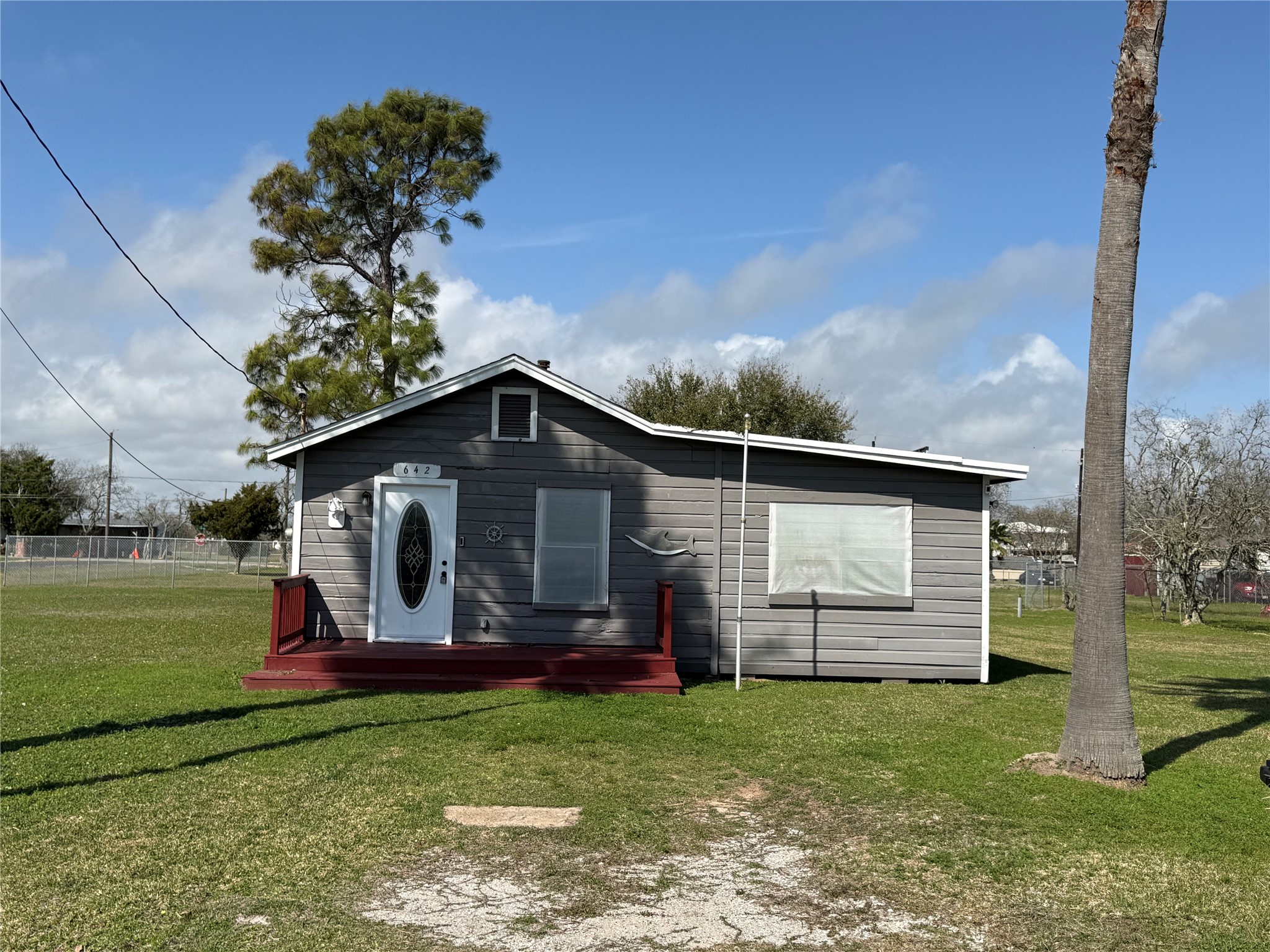642 5th Street Property Photo 1