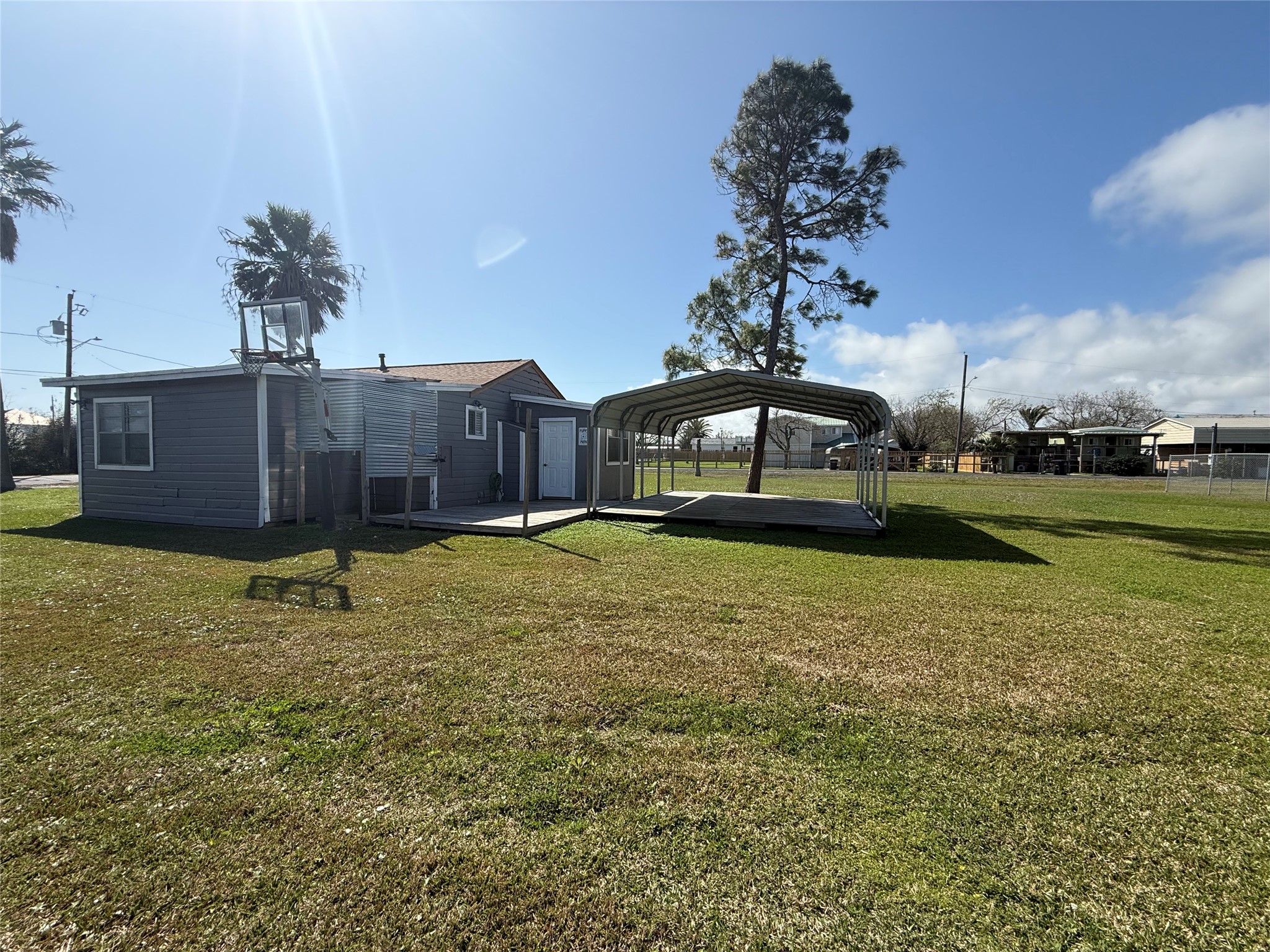 642 5th Street Property Photo 3