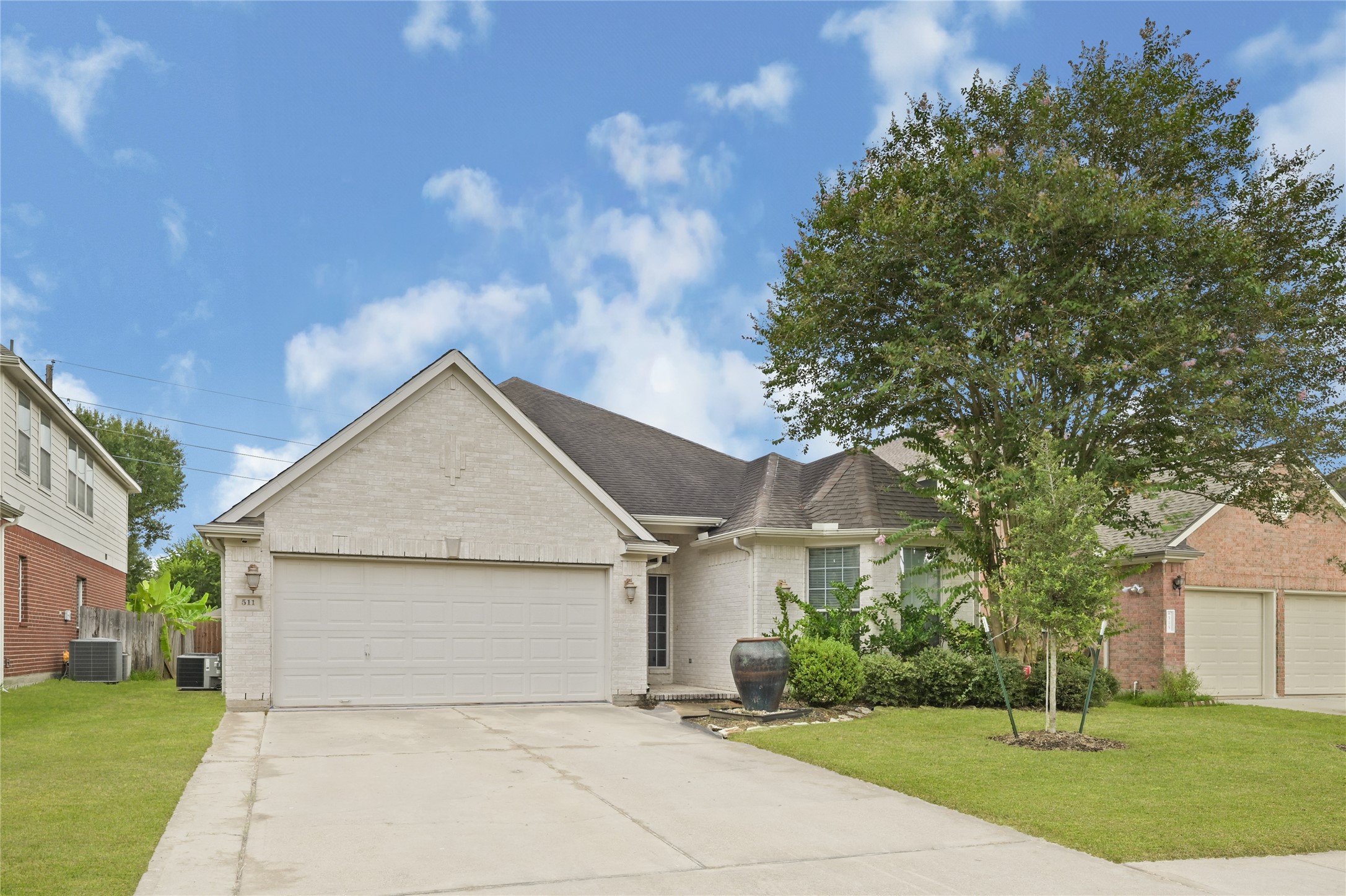 511 Nadia Way Property Photo 1