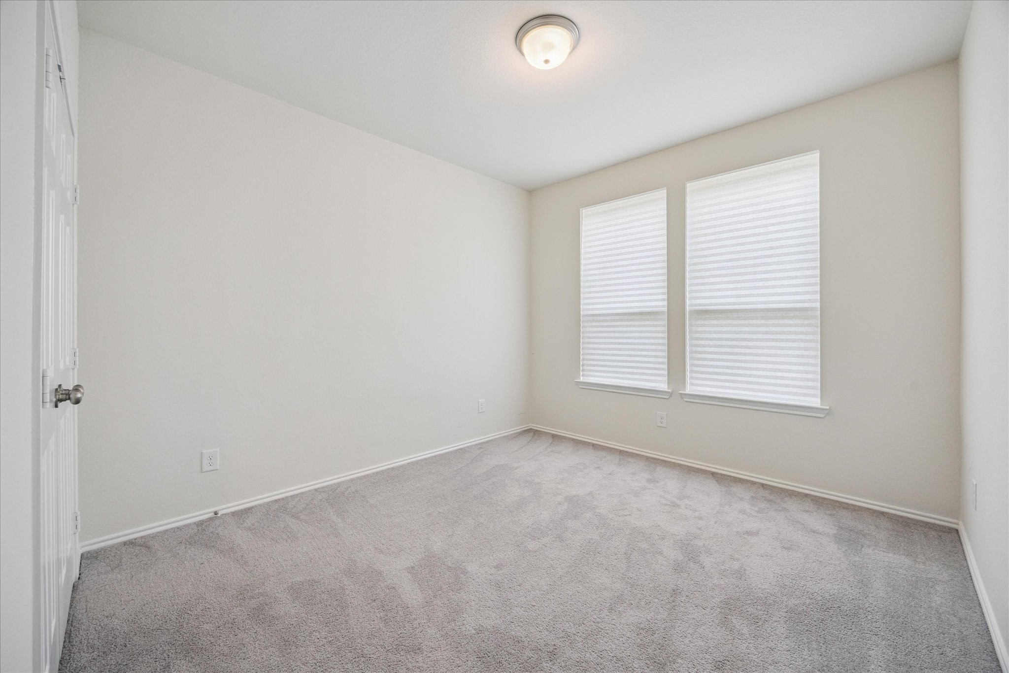 1817 Agoura Hills Dr Property Photo 12