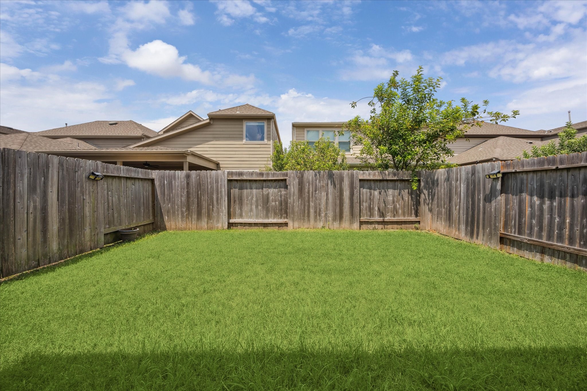 1817 Agoura Hills Dr Property Photo 15