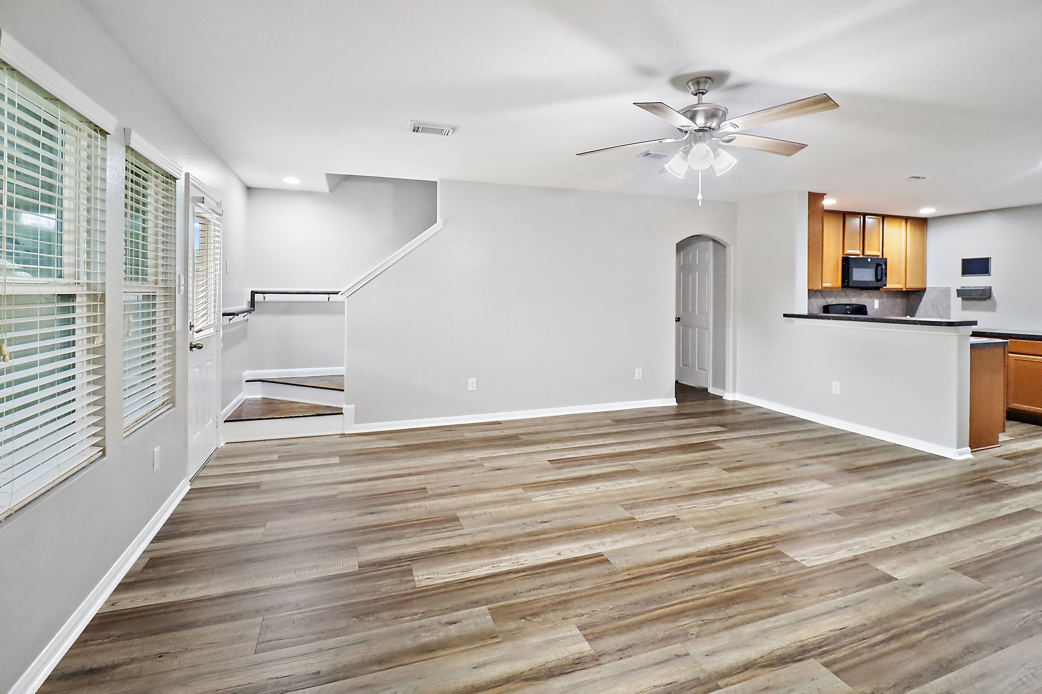 15607 Sheldon Ridge Way Property Photo 2