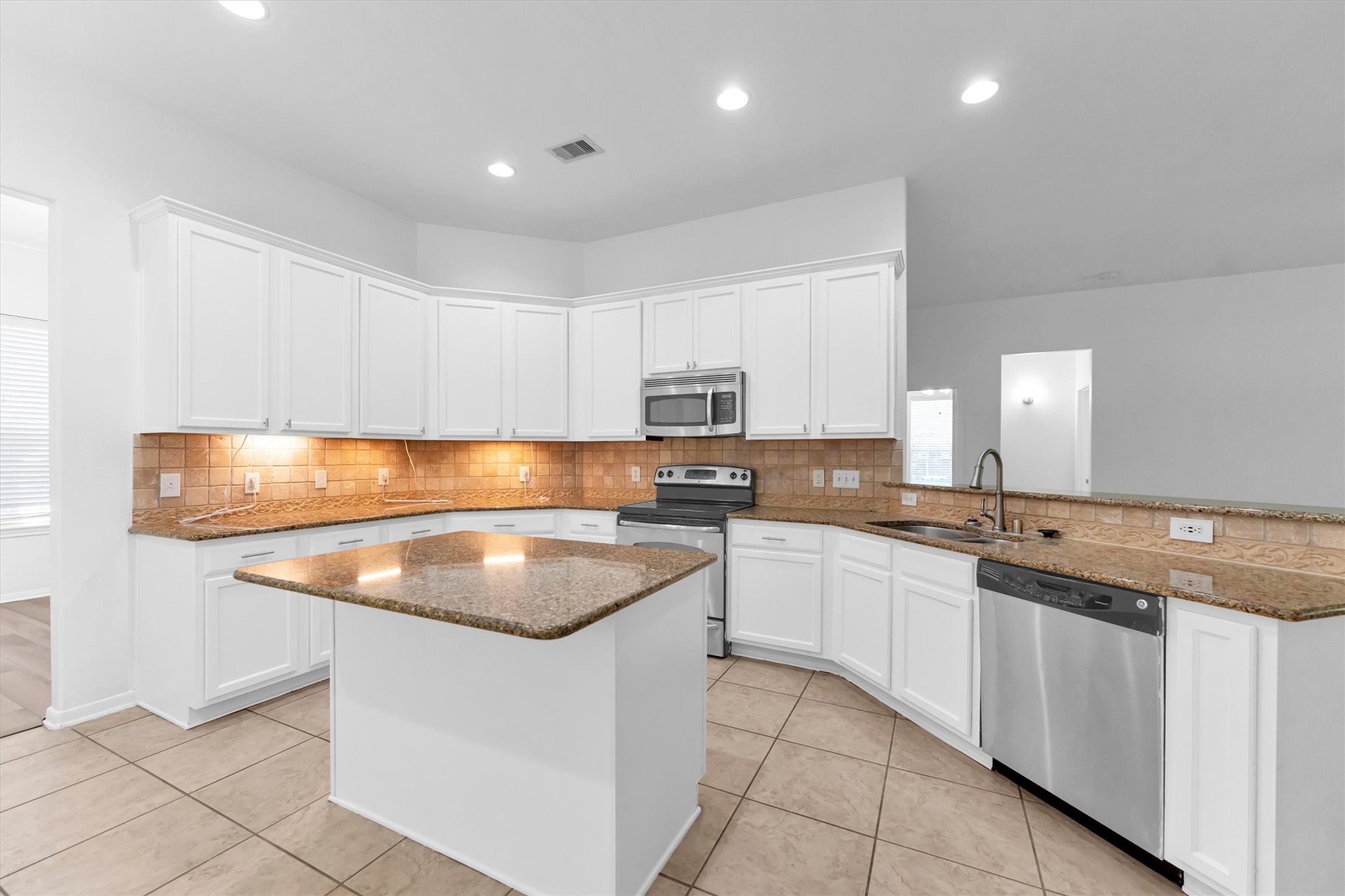 14823 Yellow Begonia Drive Property Photo 10