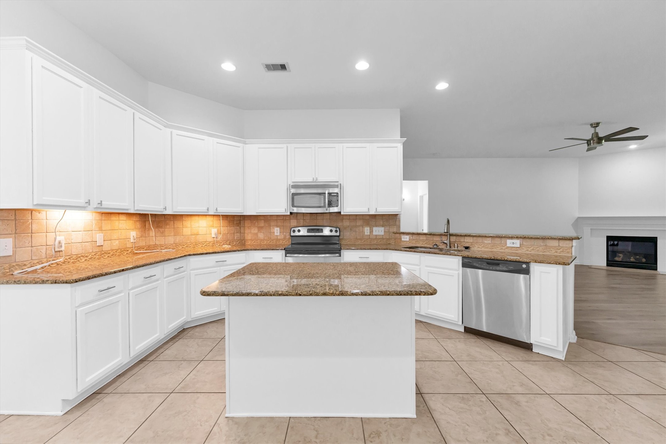 14823 Yellow Begonia Drive Property Photo 11