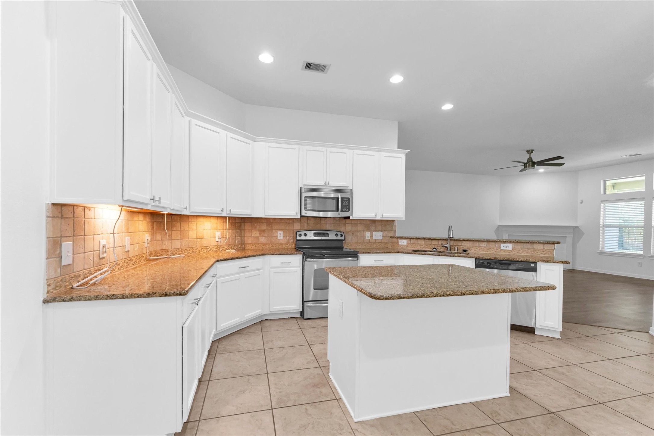 14823 Yellow Begonia Drive Property Photo 12