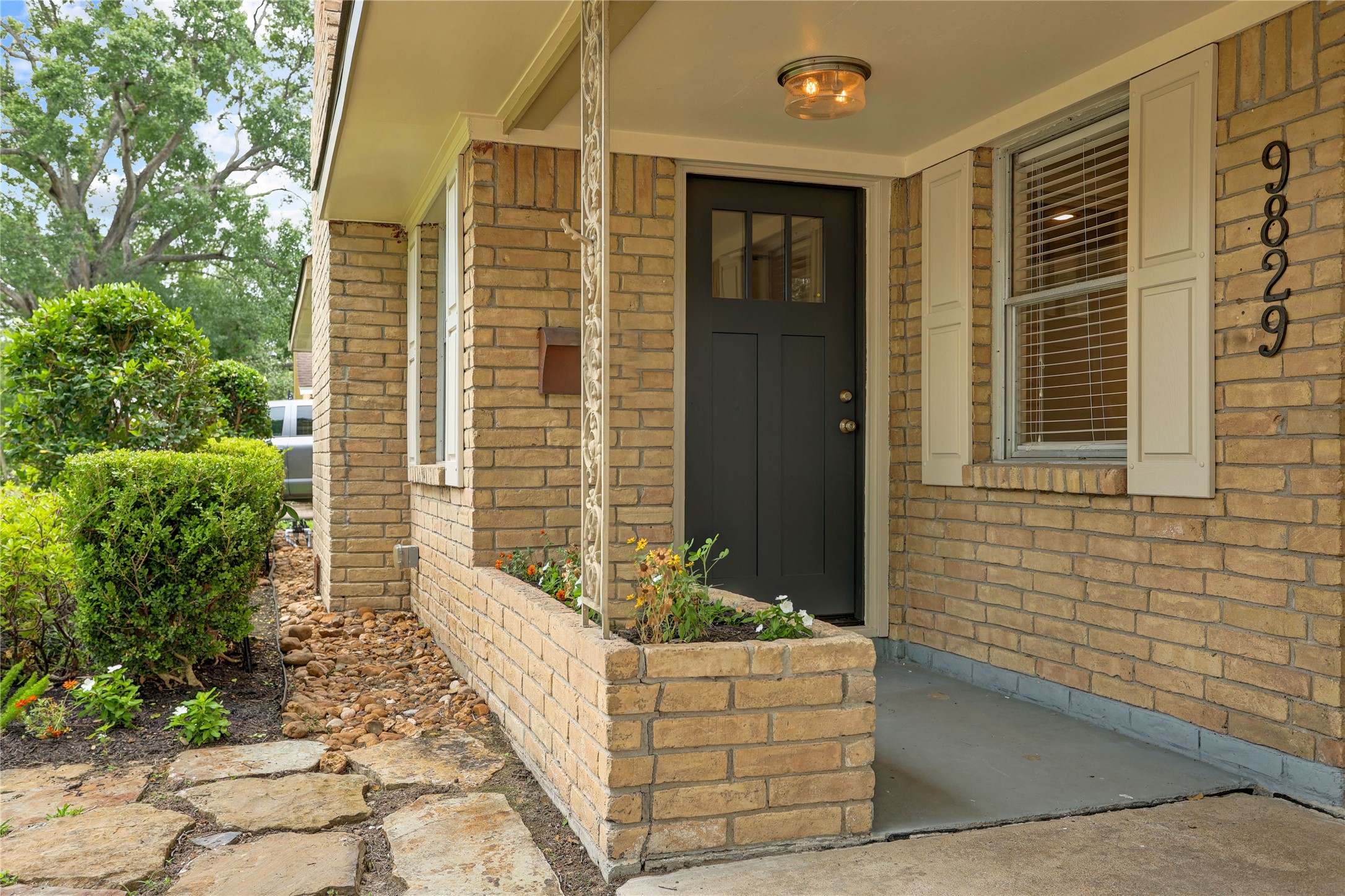 9829 Larston Street Property Photo 3